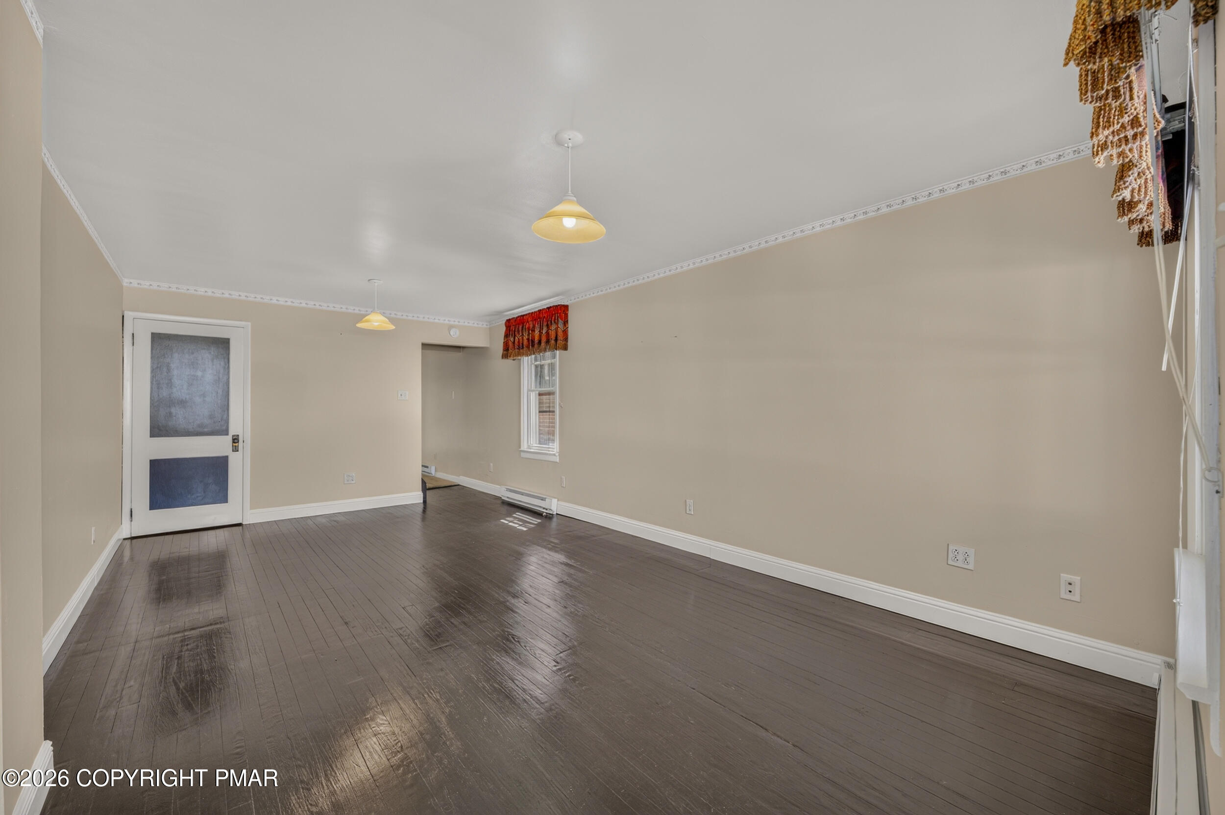 325 E Fell Street Property Photo 6