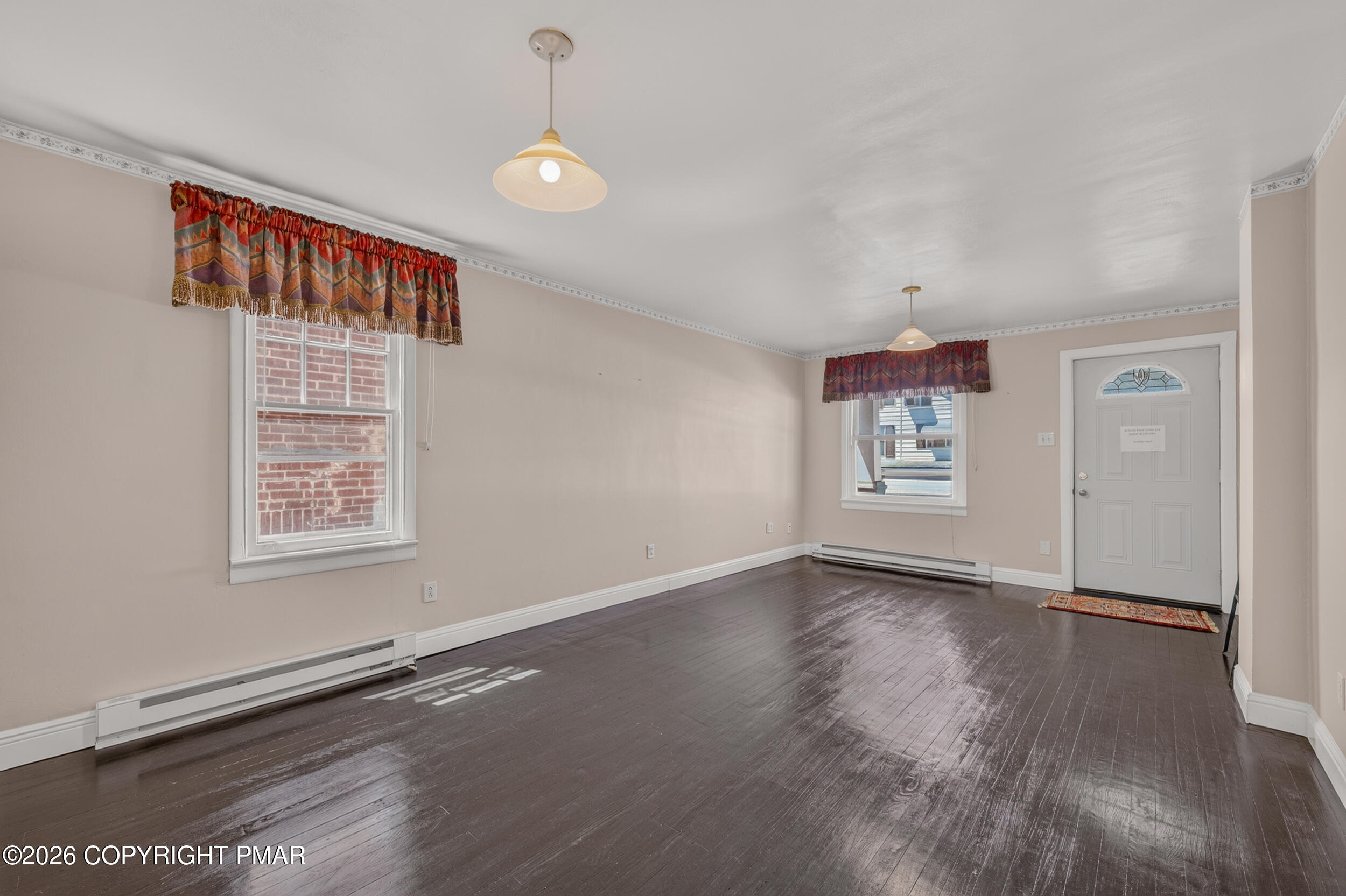 325 E Fell Street Property Photo 7