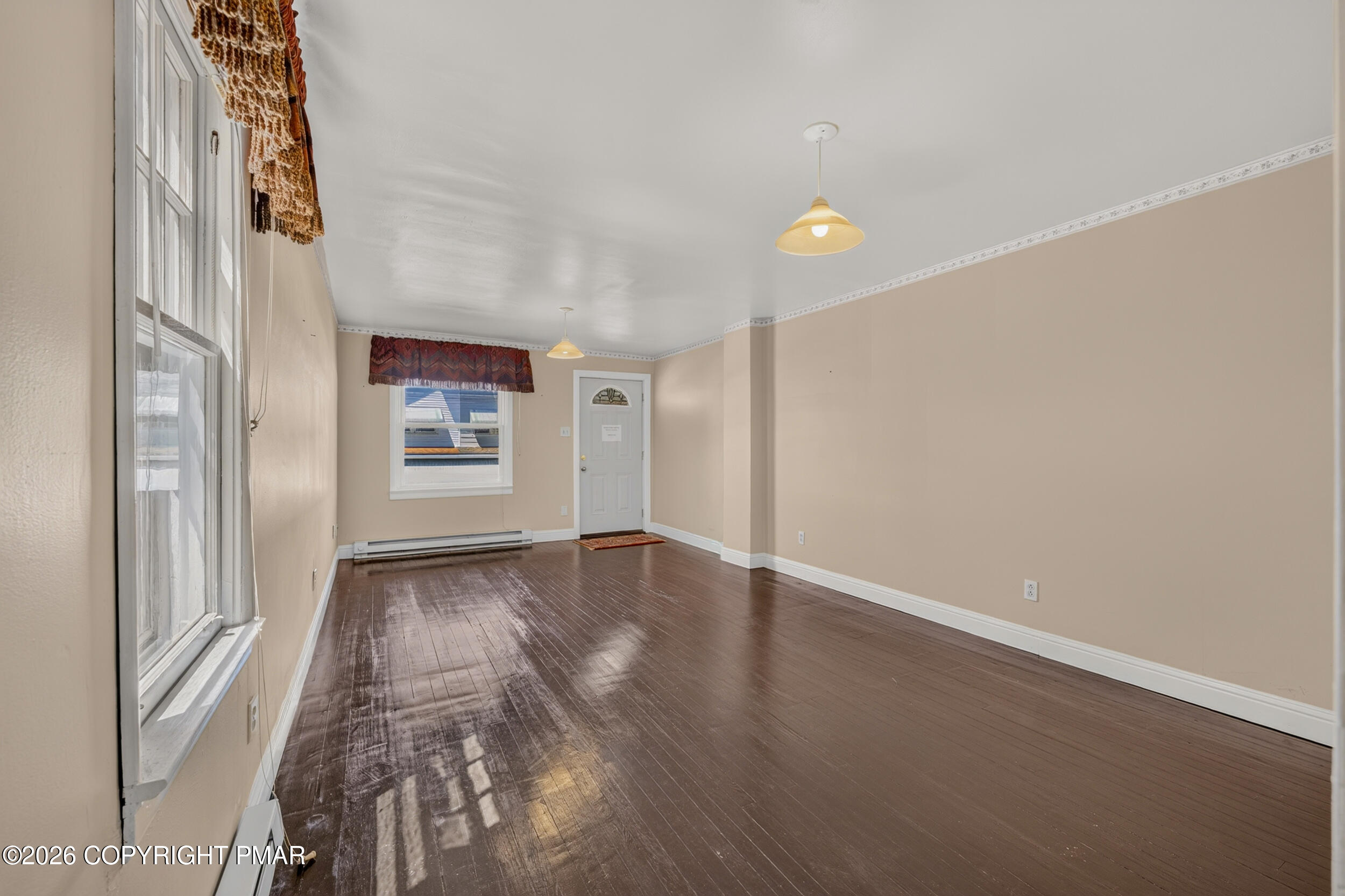 325 E Fell Street Property Photo 8