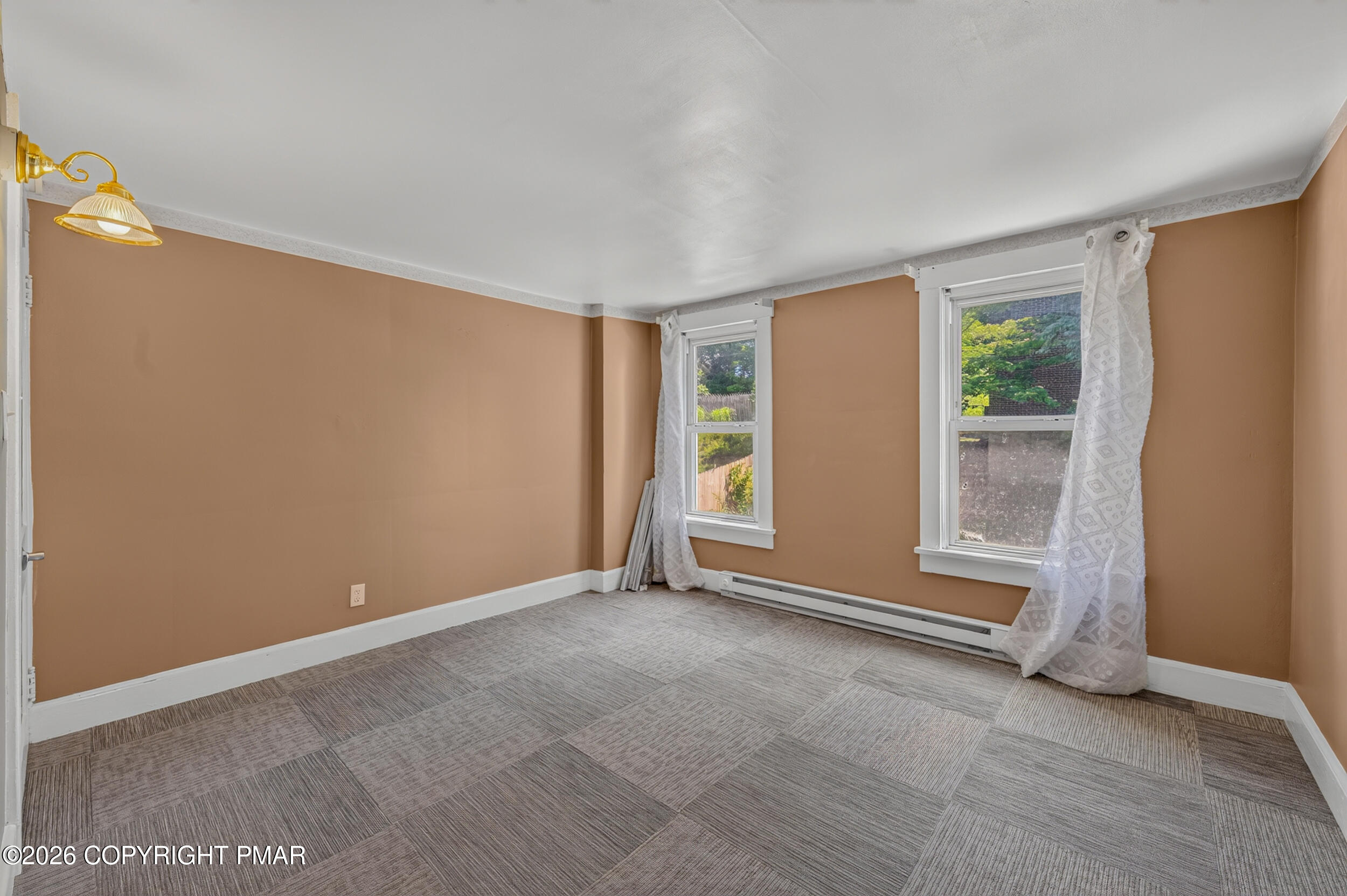 325 E Fell Street Property Photo 18