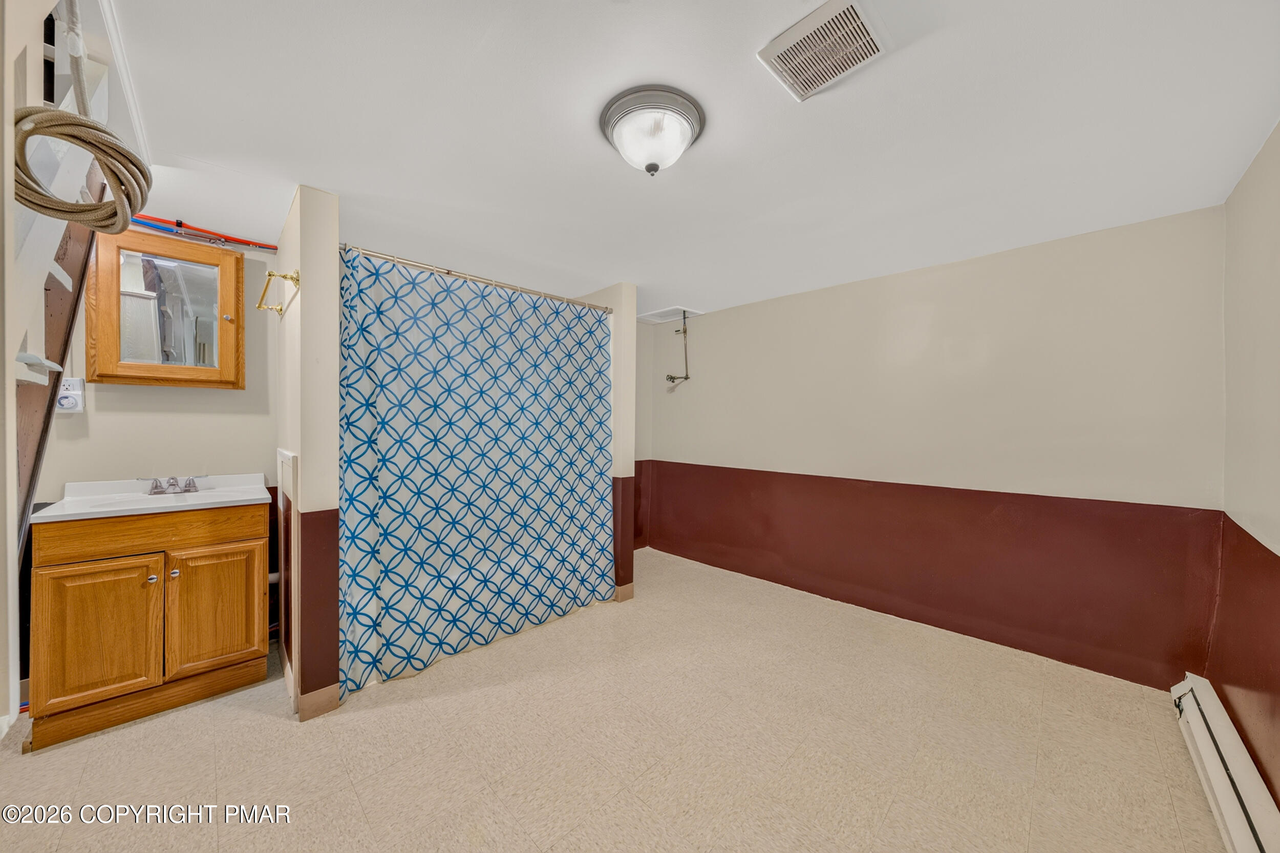 325 E Fell Street Property Photo 21