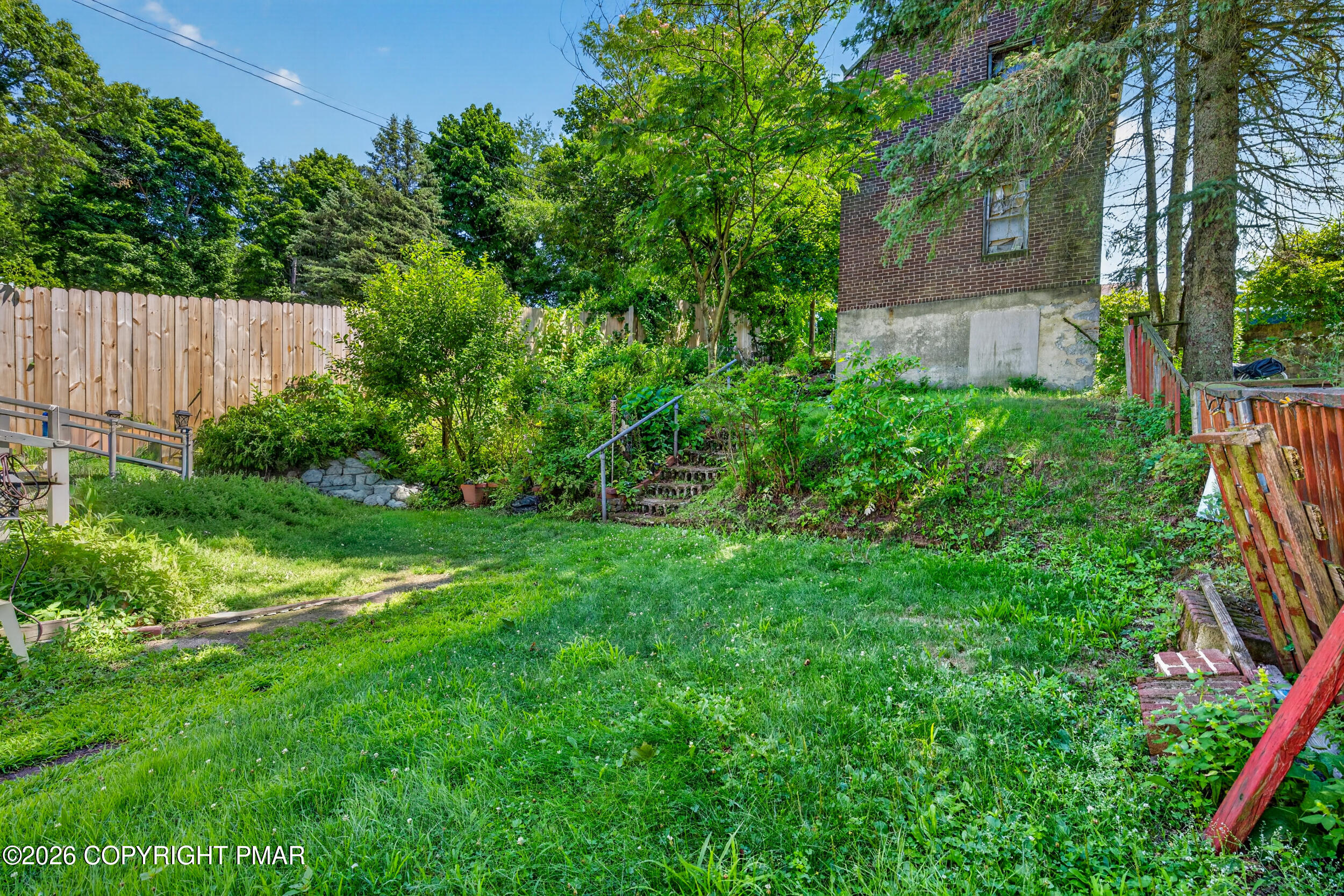 325 E Fell Street Property Photo 26