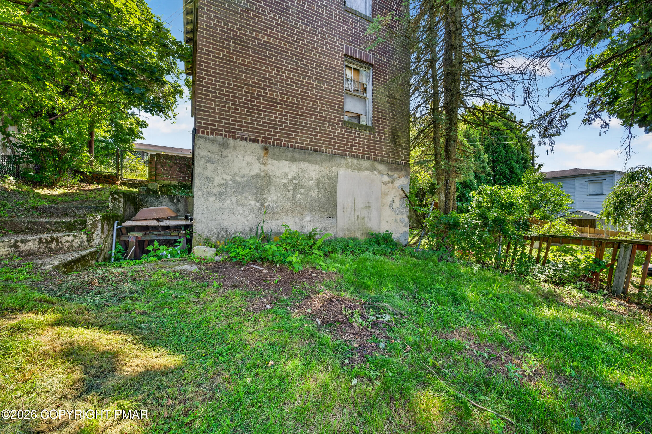 325 E Fell Street Property Photo 28