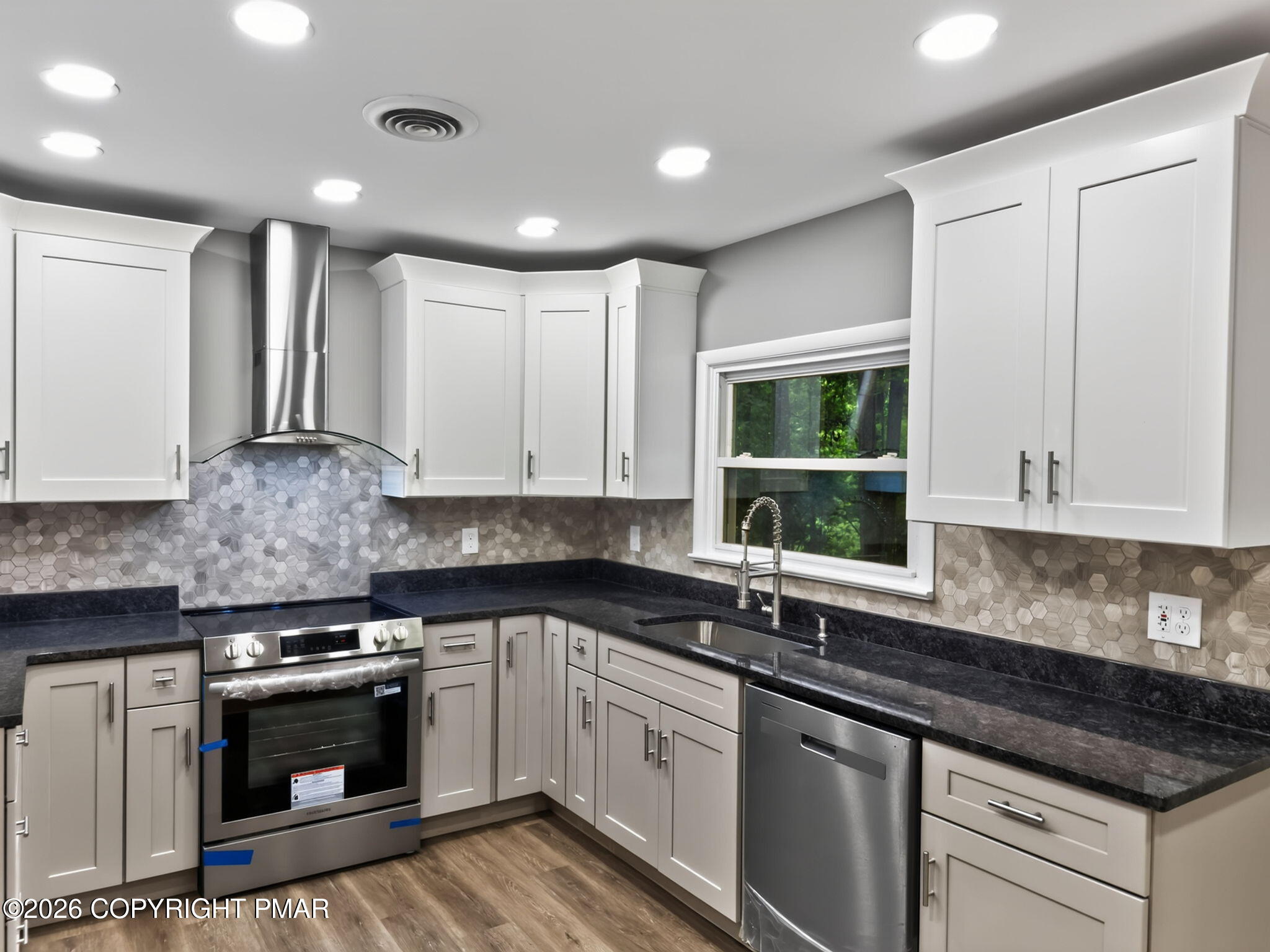 203 Ruth Street Property Photo 14