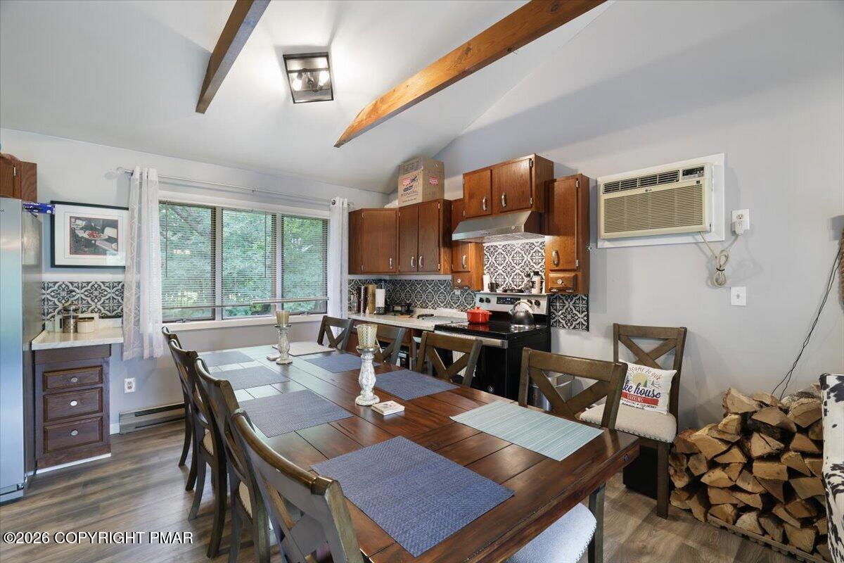 106 Cabin Court Property Photo 6