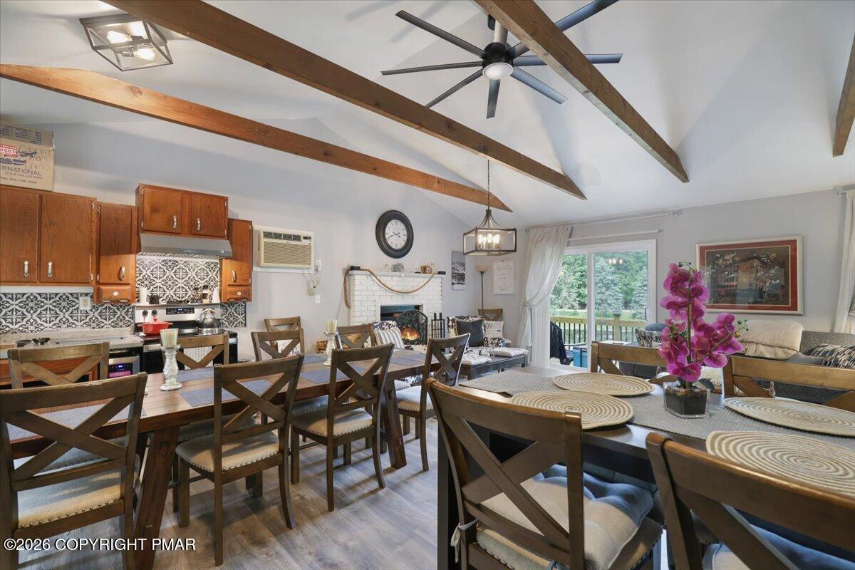 106 Cabin Court Property Photo 8