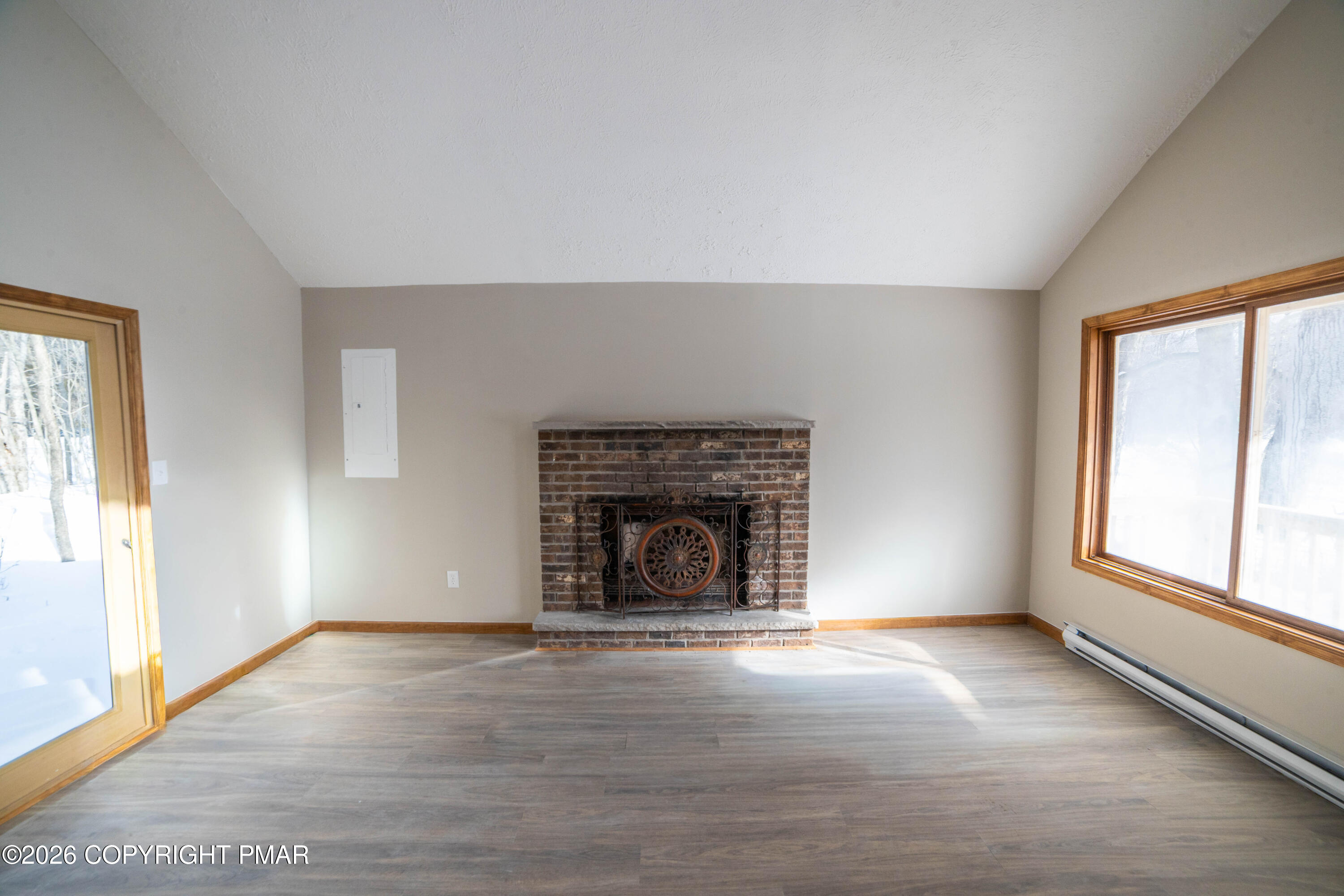 9640 Stony Hollow Drive Property Photo 7
