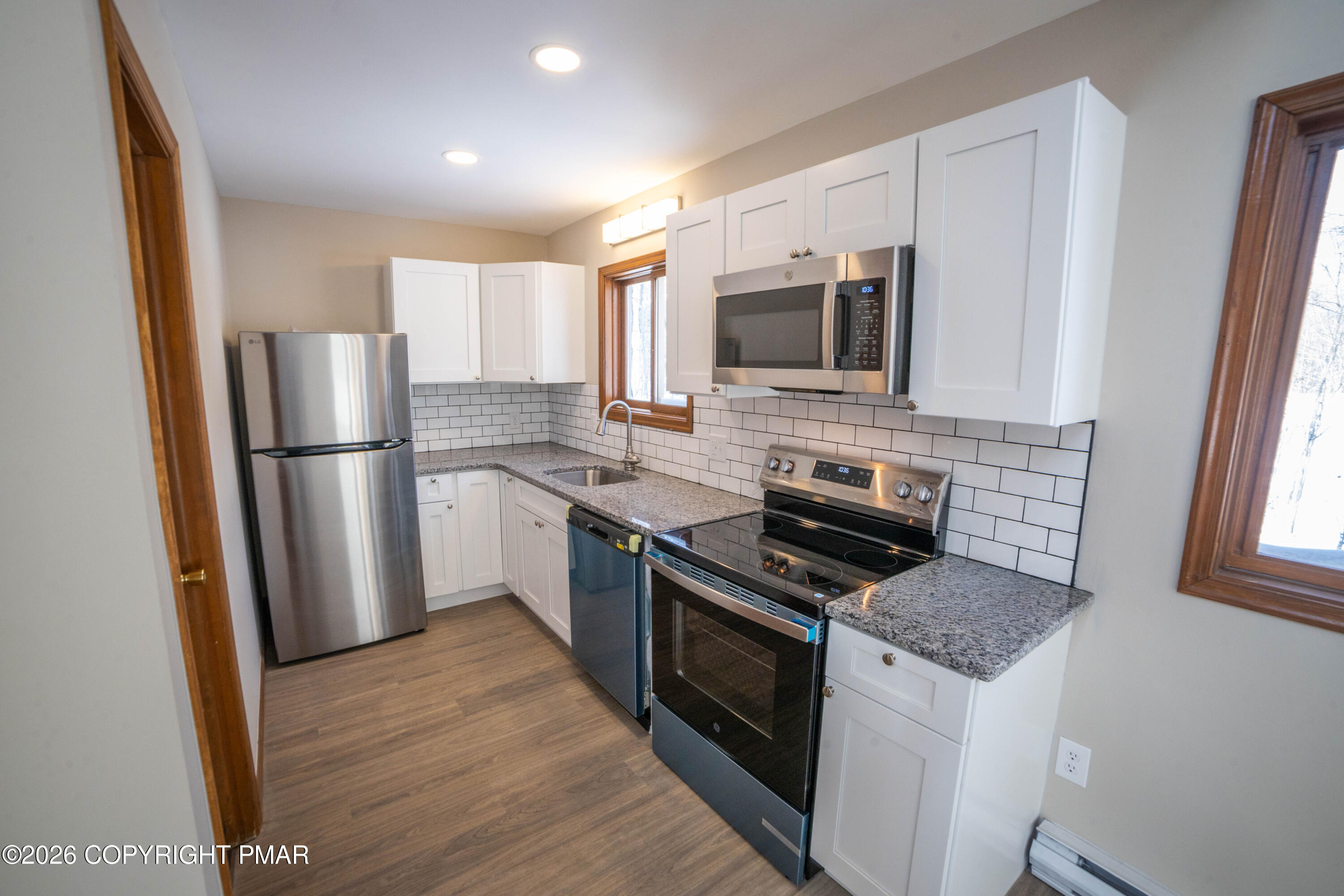 9640 Stony Hollow Drive Property Photo 8