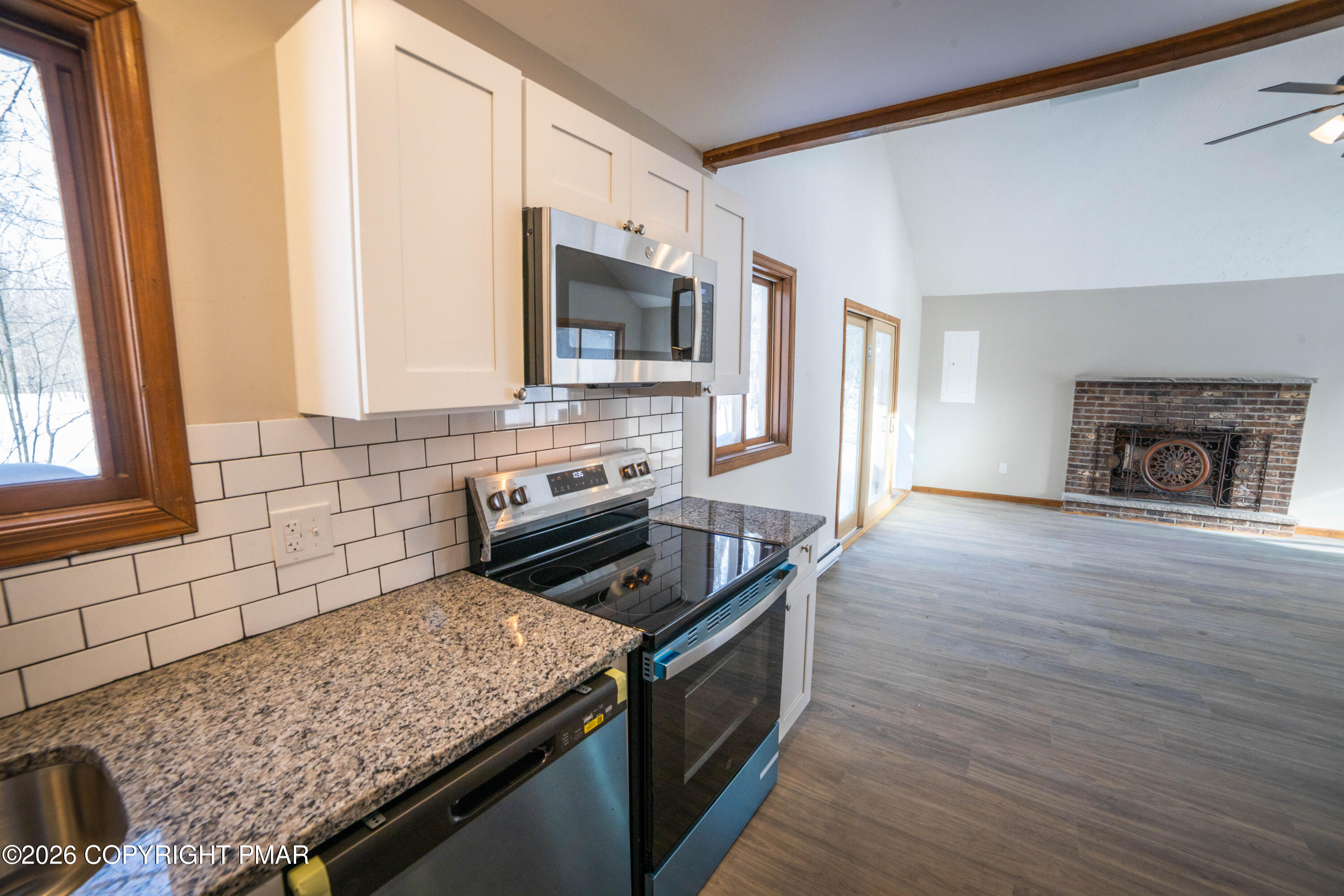 9640 Stony Hollow Drive Property Photo 9