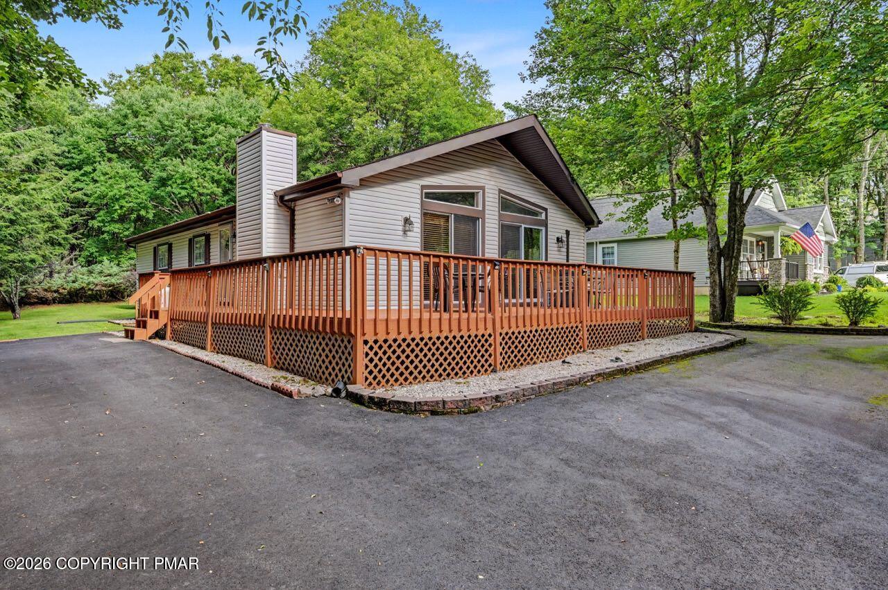 160 Ginsburg Circle Property Photo 1