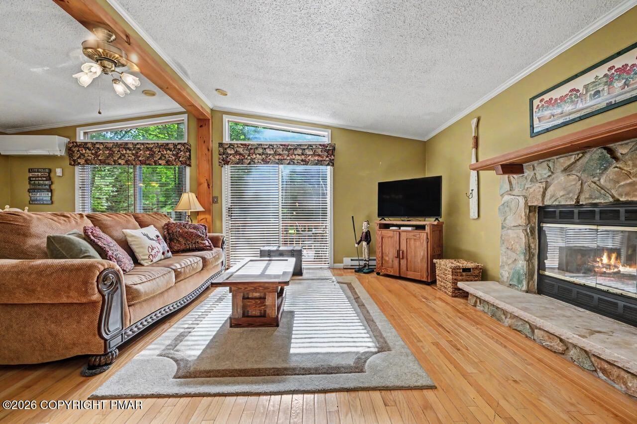 160 Ginsburg Circle Property Photo 14