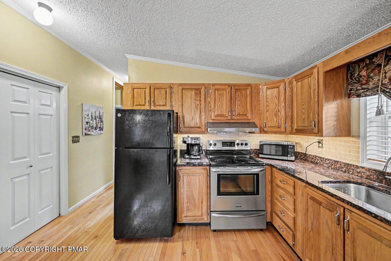 160 Ginsburg Circle Property Photo 23