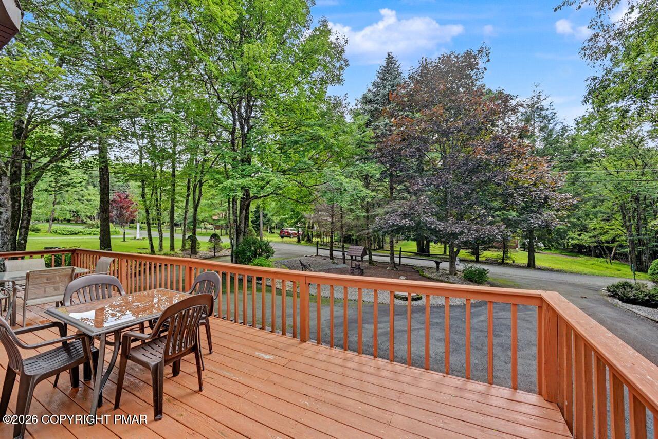 160 Ginsburg Circle Property Photo 45