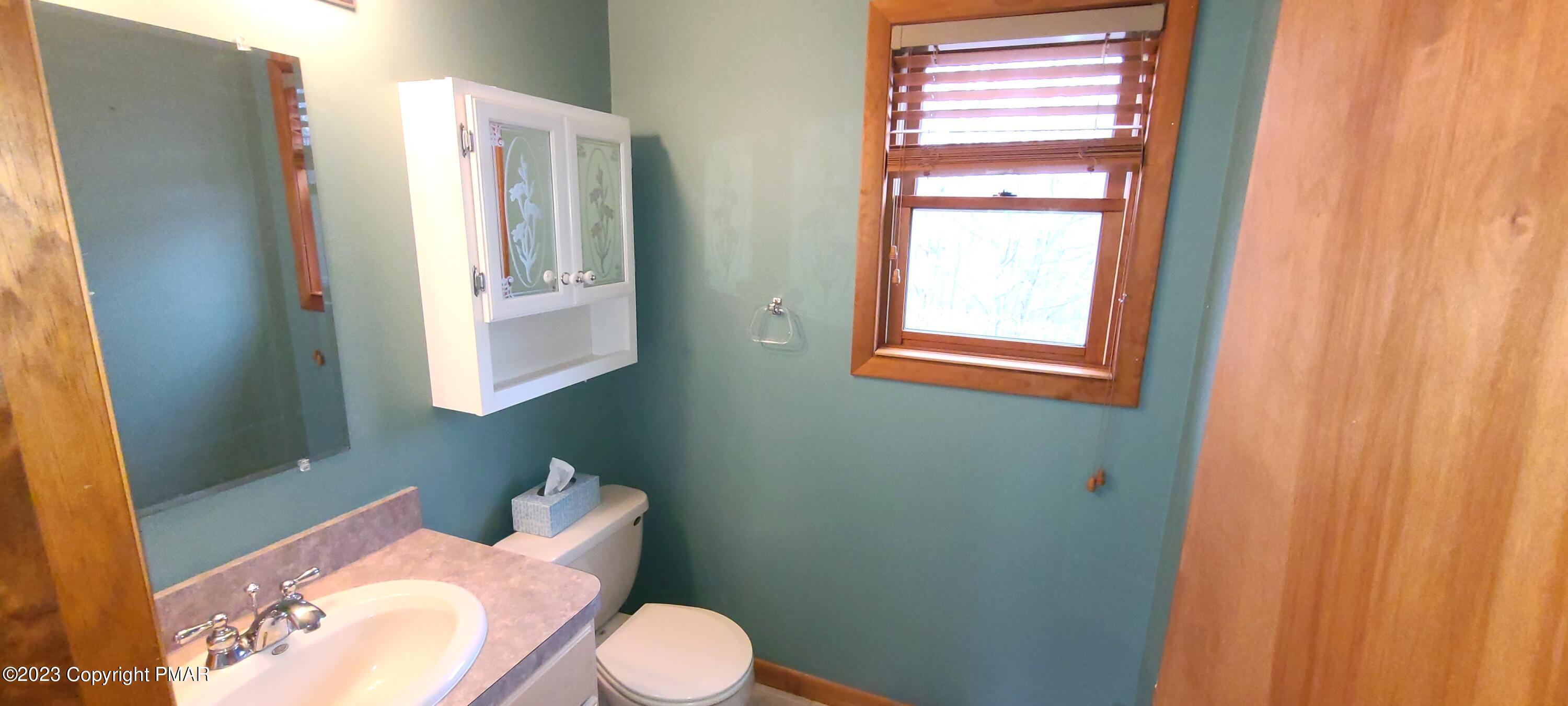 907 Thornberry Court Property Photo 11
