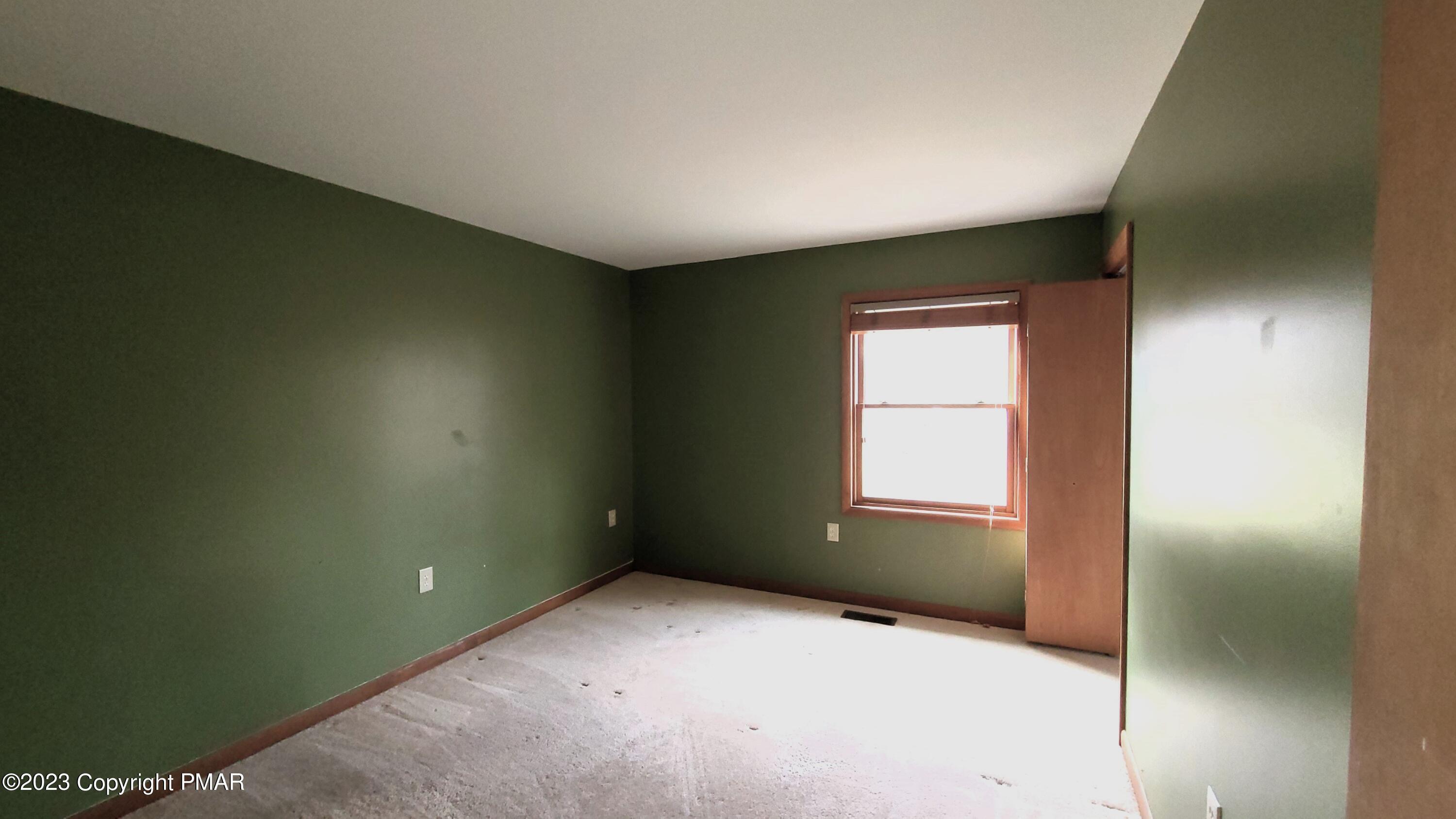 907 Thornberry Court Property Photo 17