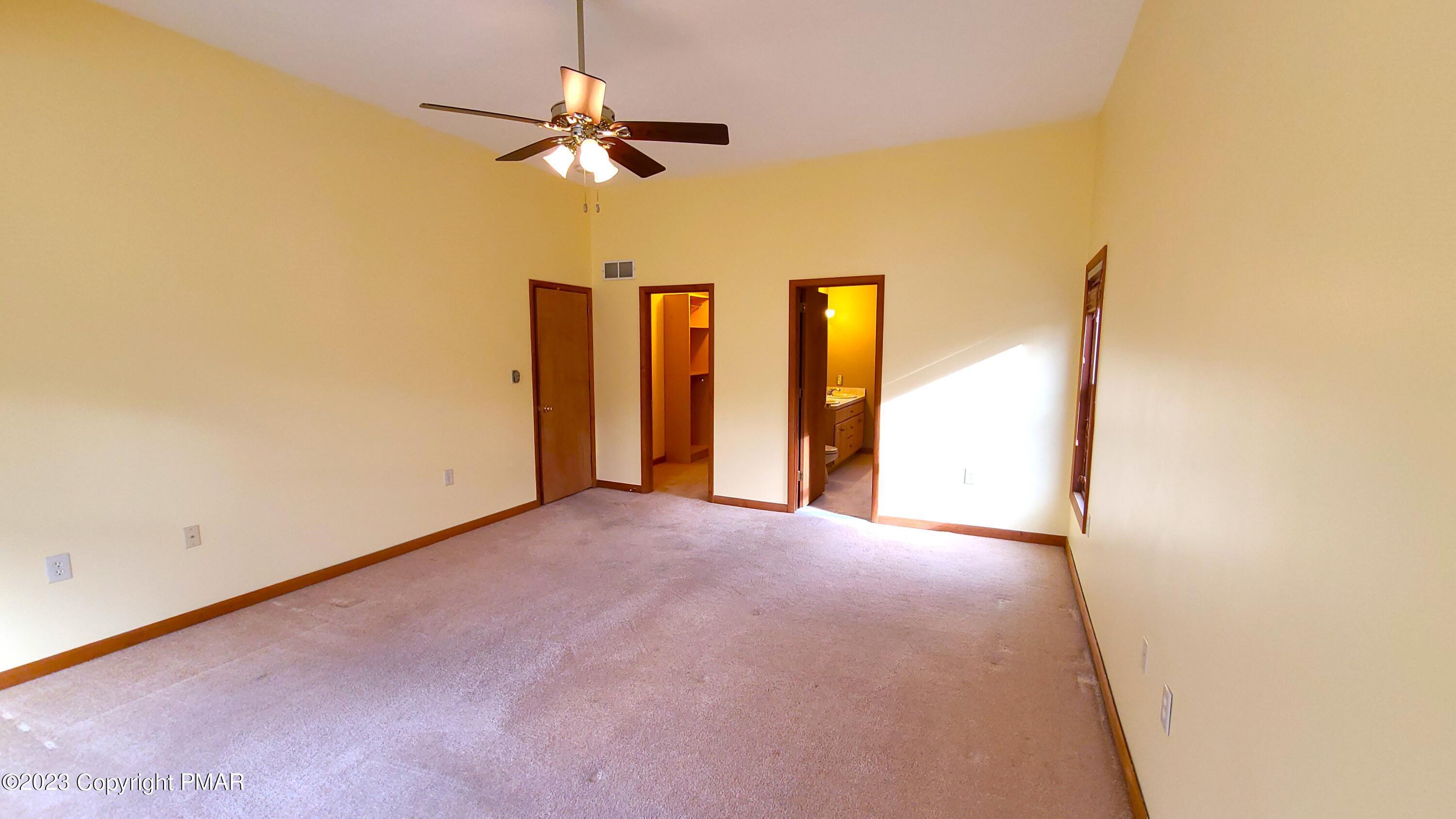 907 Thornberry Court Property Photo 21