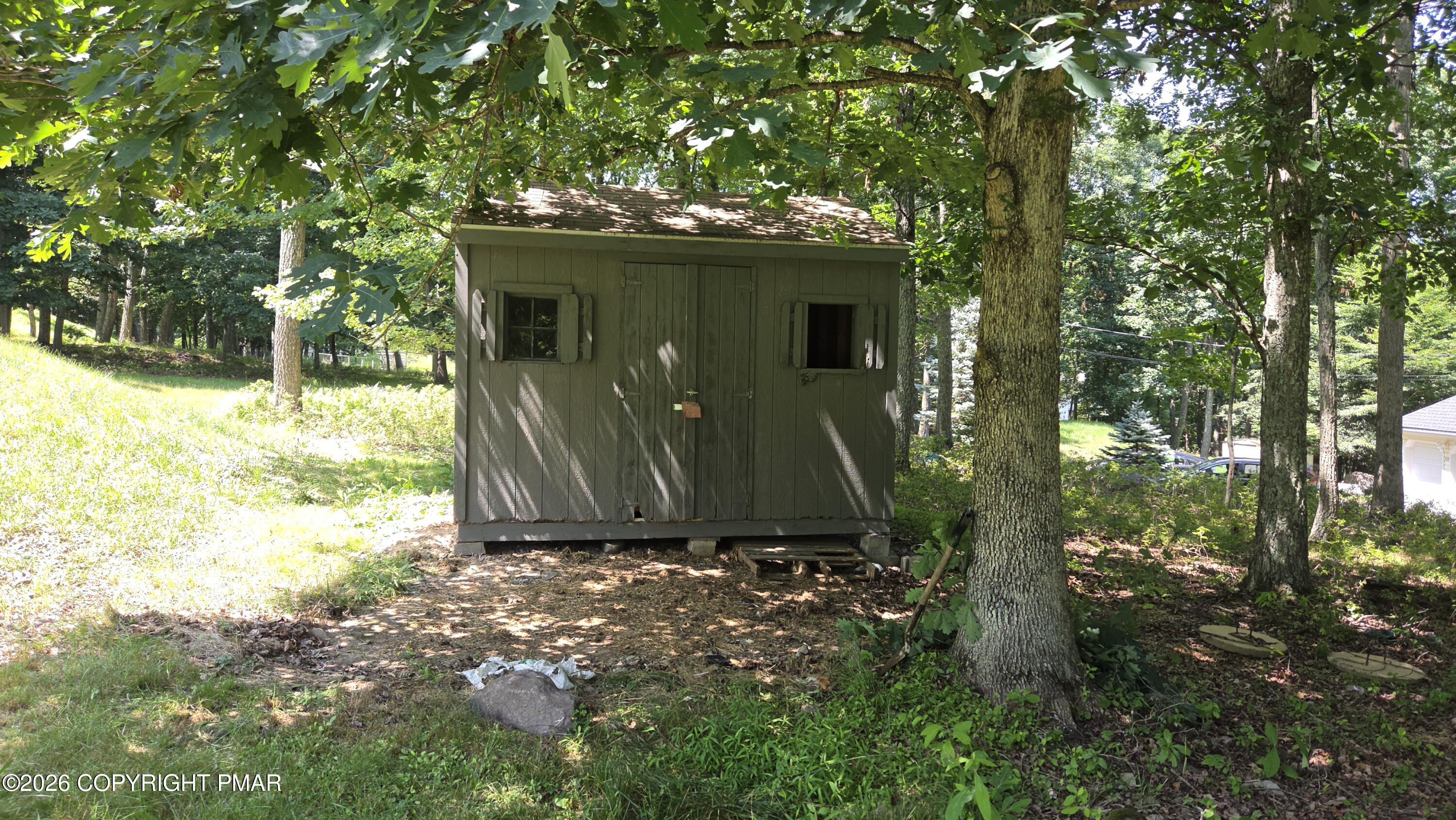 907 Thornberry Court Property Photo 27