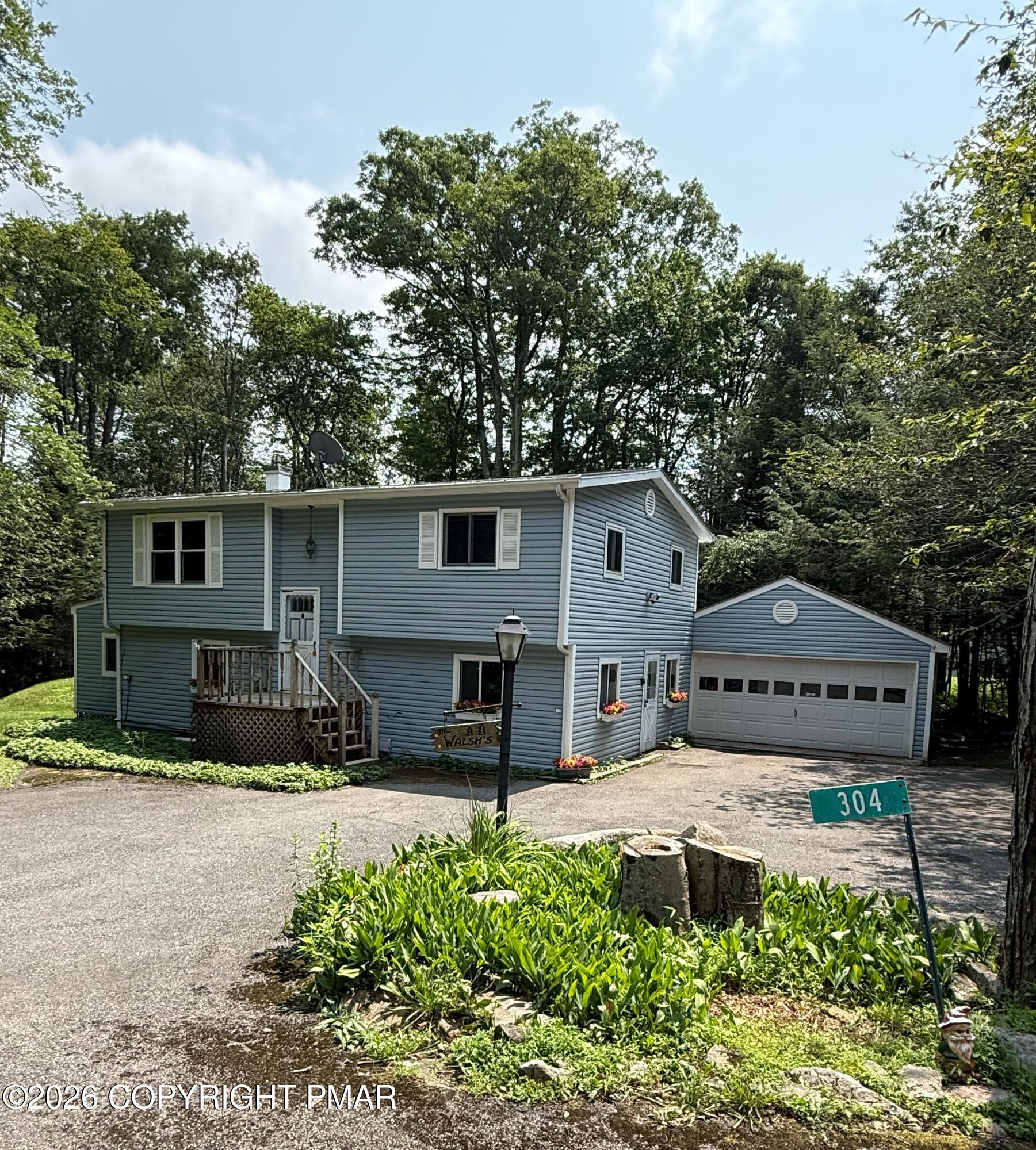 304 Leaf Street Property Photo 6