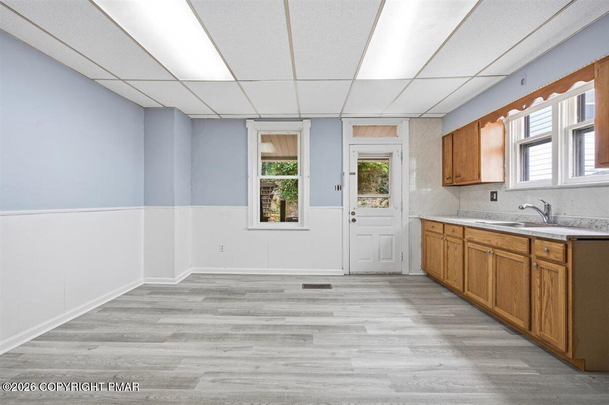 223 W High Street Property Photo 9