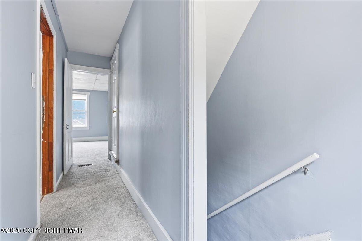 223 W High Street Property Photo 13