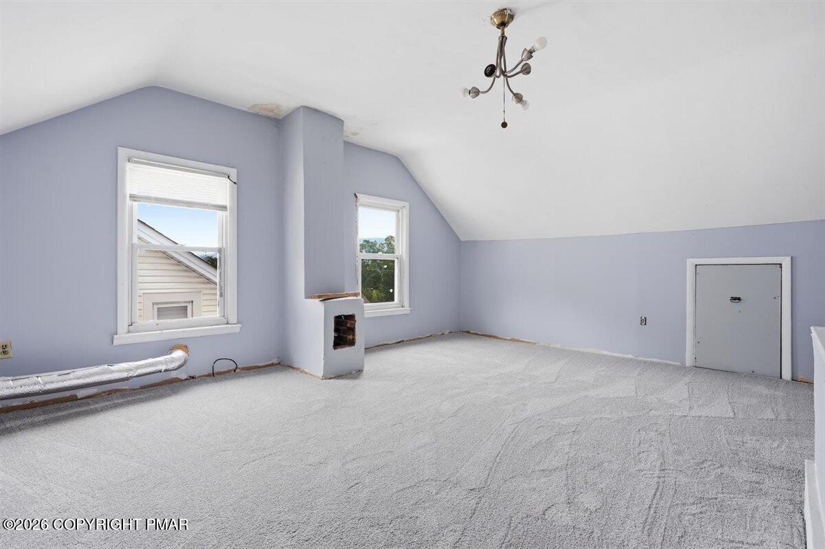 223 W High Street Property Photo 20