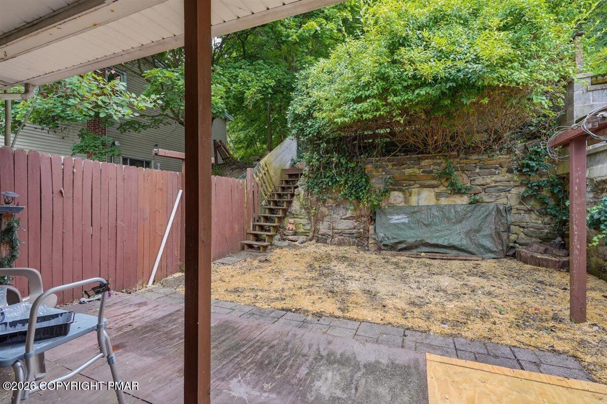 223 W High Street Property Photo 24