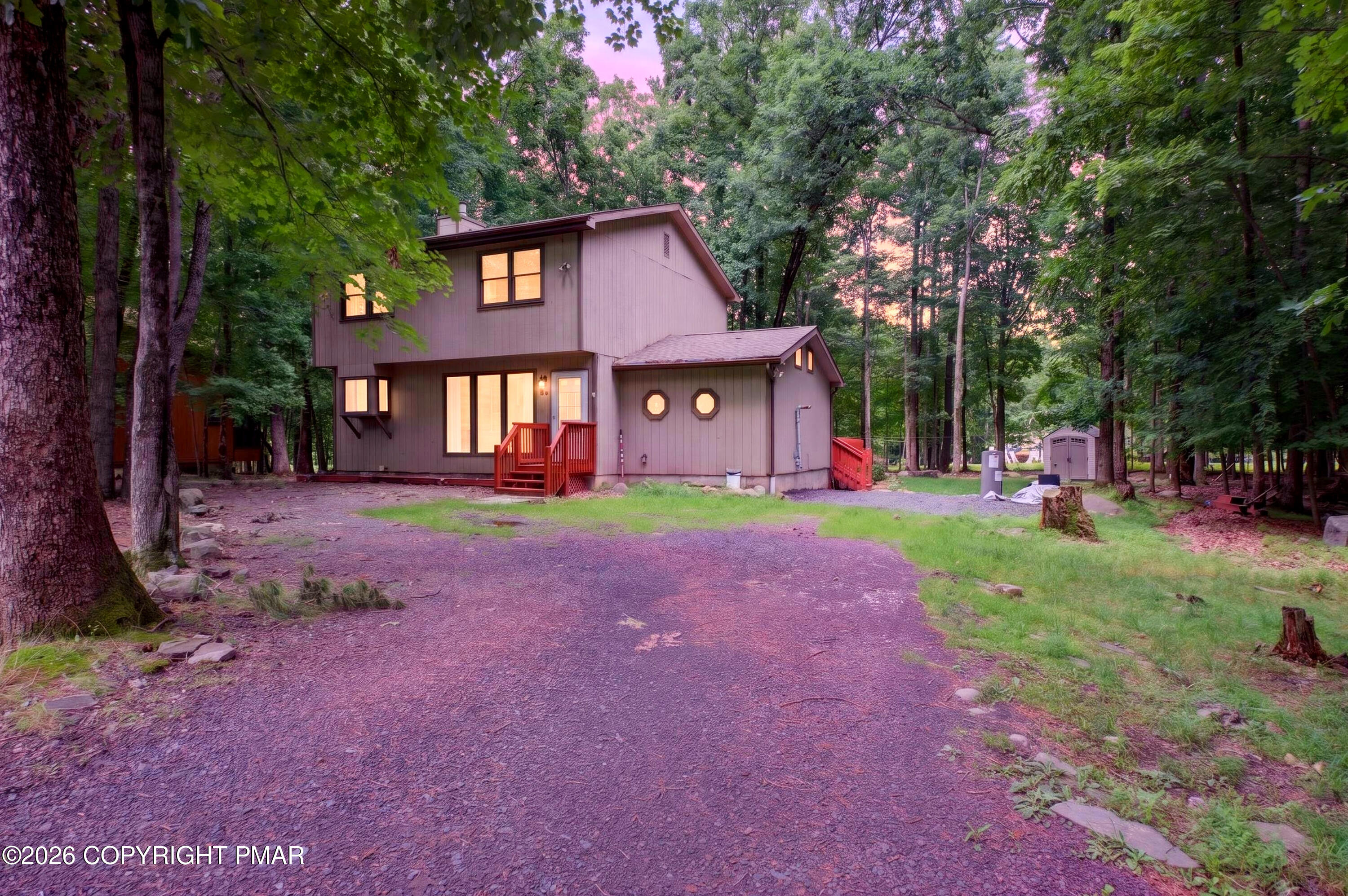 3232 Greenbriar Drive Property Photo 1