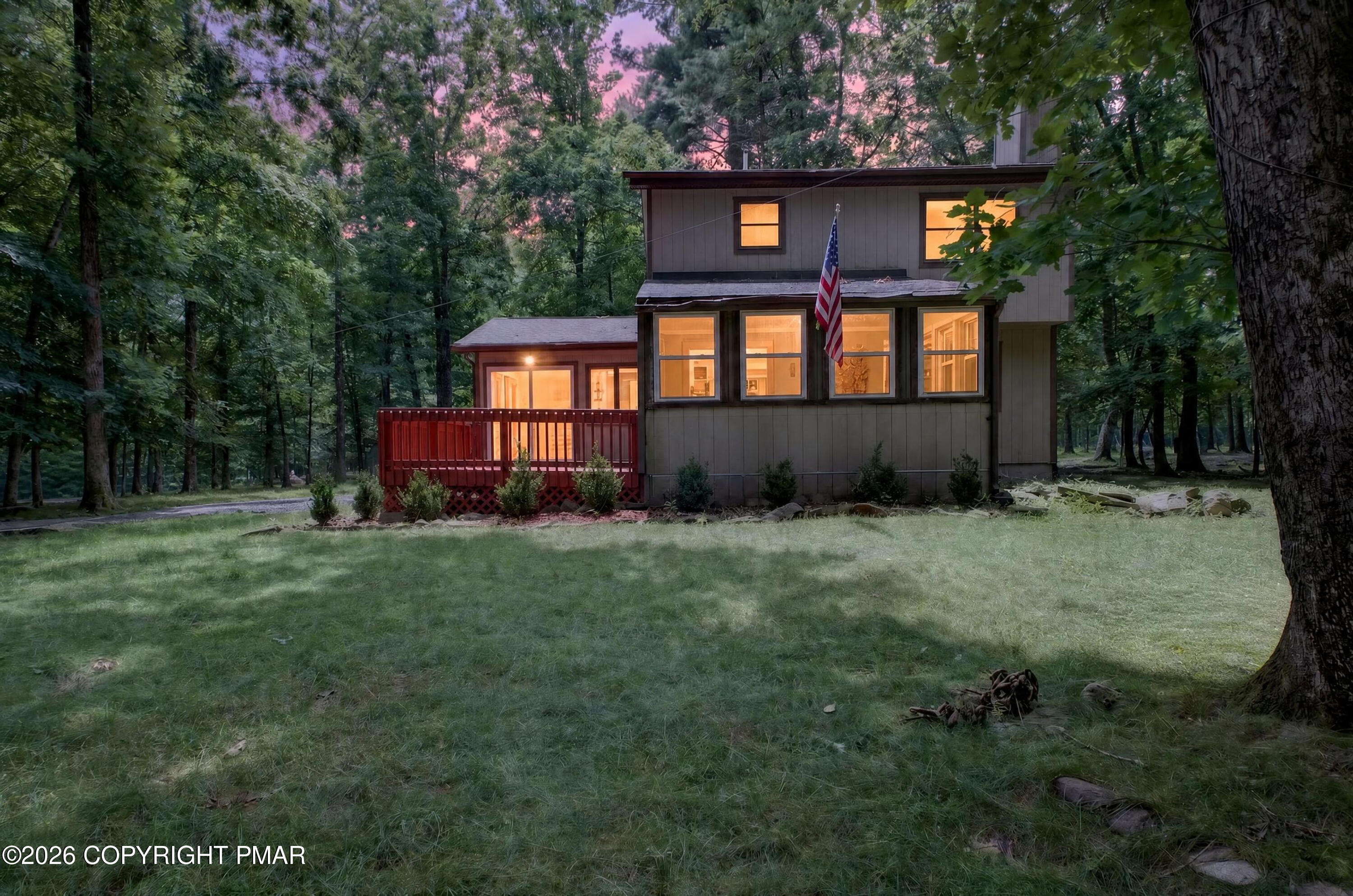 3232 Greenbriar Drive Property Photo 2