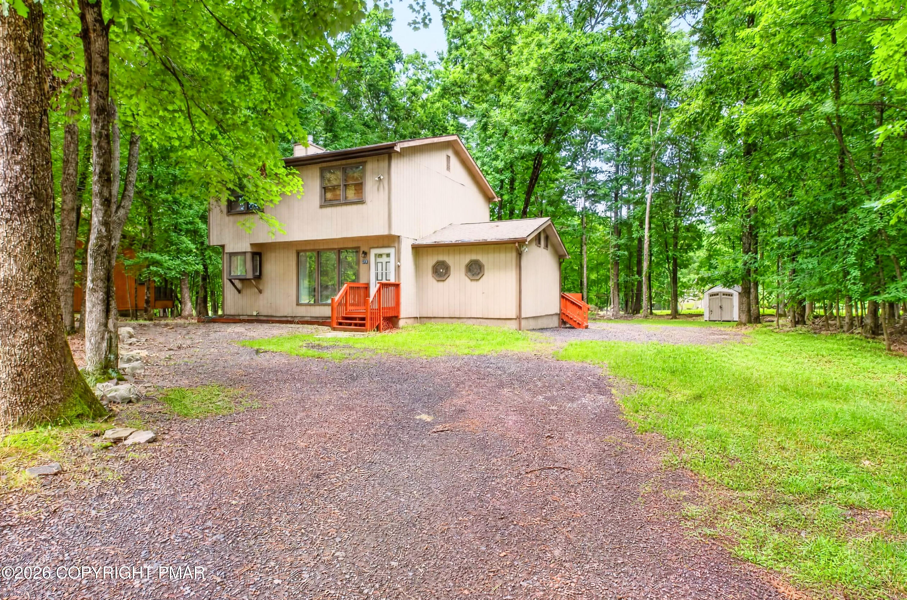 3232 Greenbriar Drive Property Photo 3