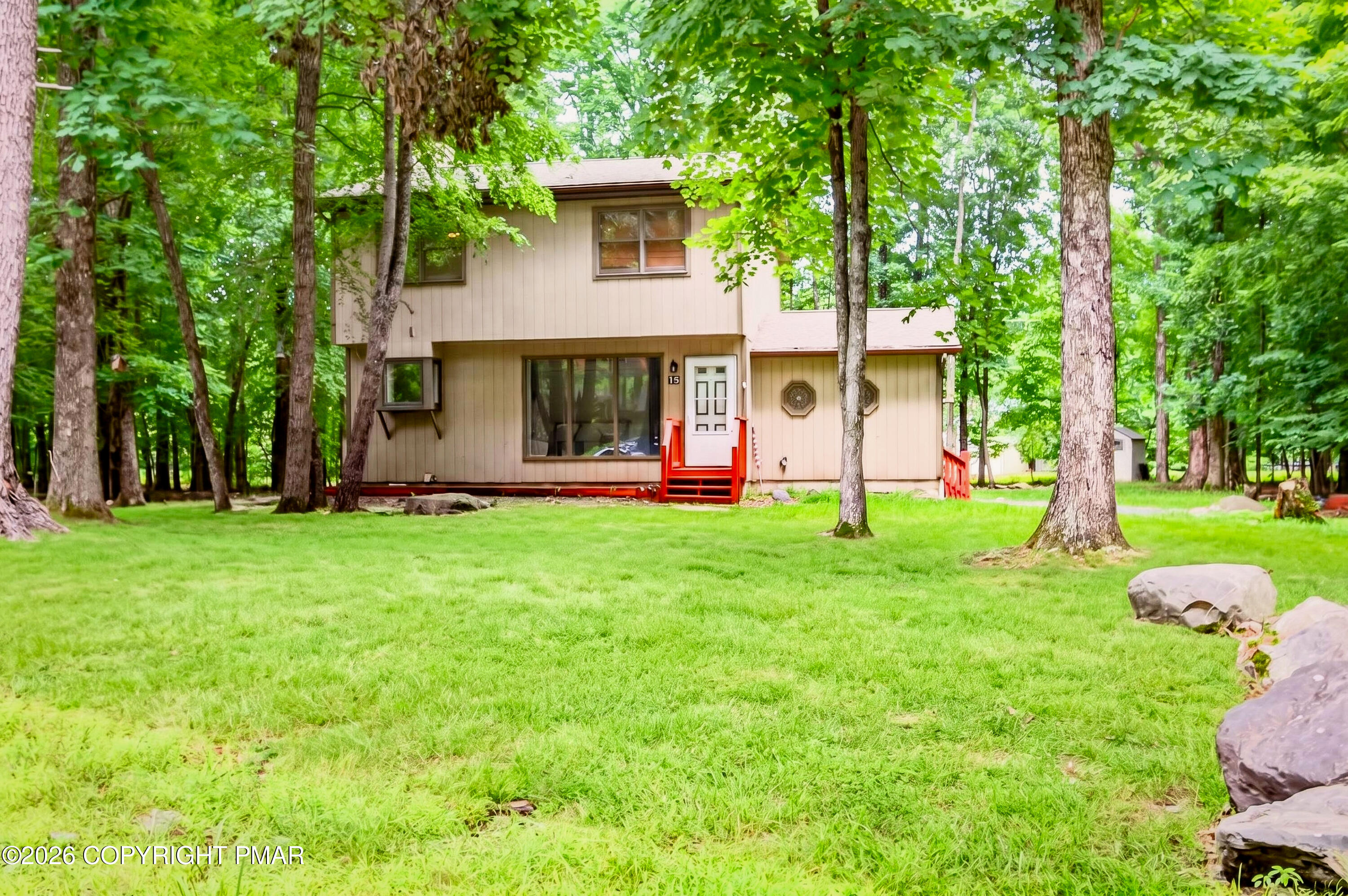 3232 Greenbriar Drive Property Photo 4