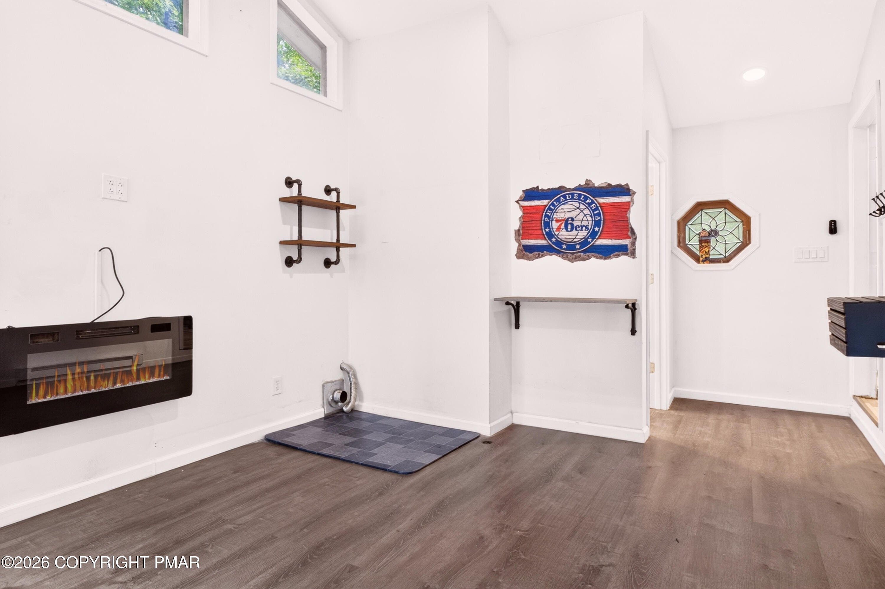 3232 Greenbriar Drive Property Photo 21