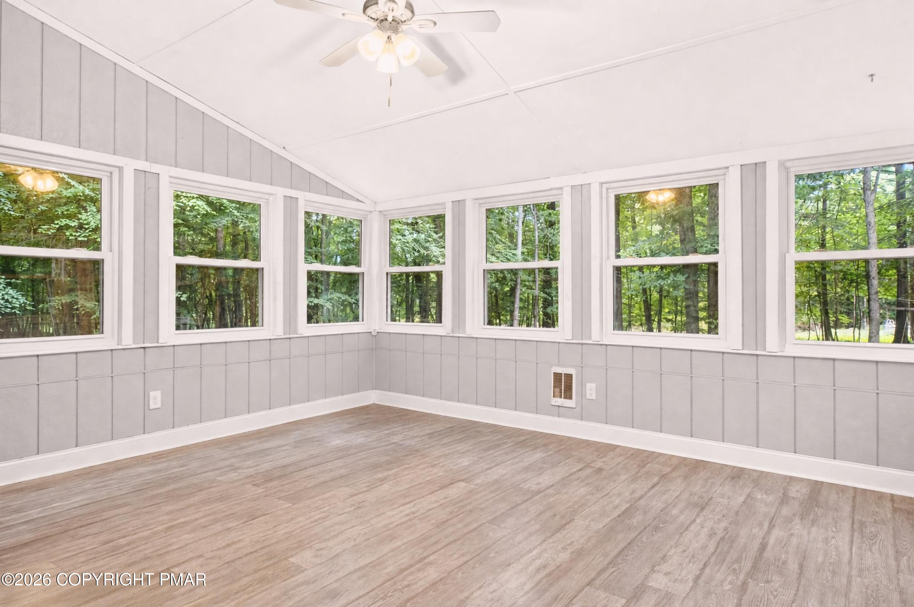 3232 Greenbriar Drive Property Photo 25
