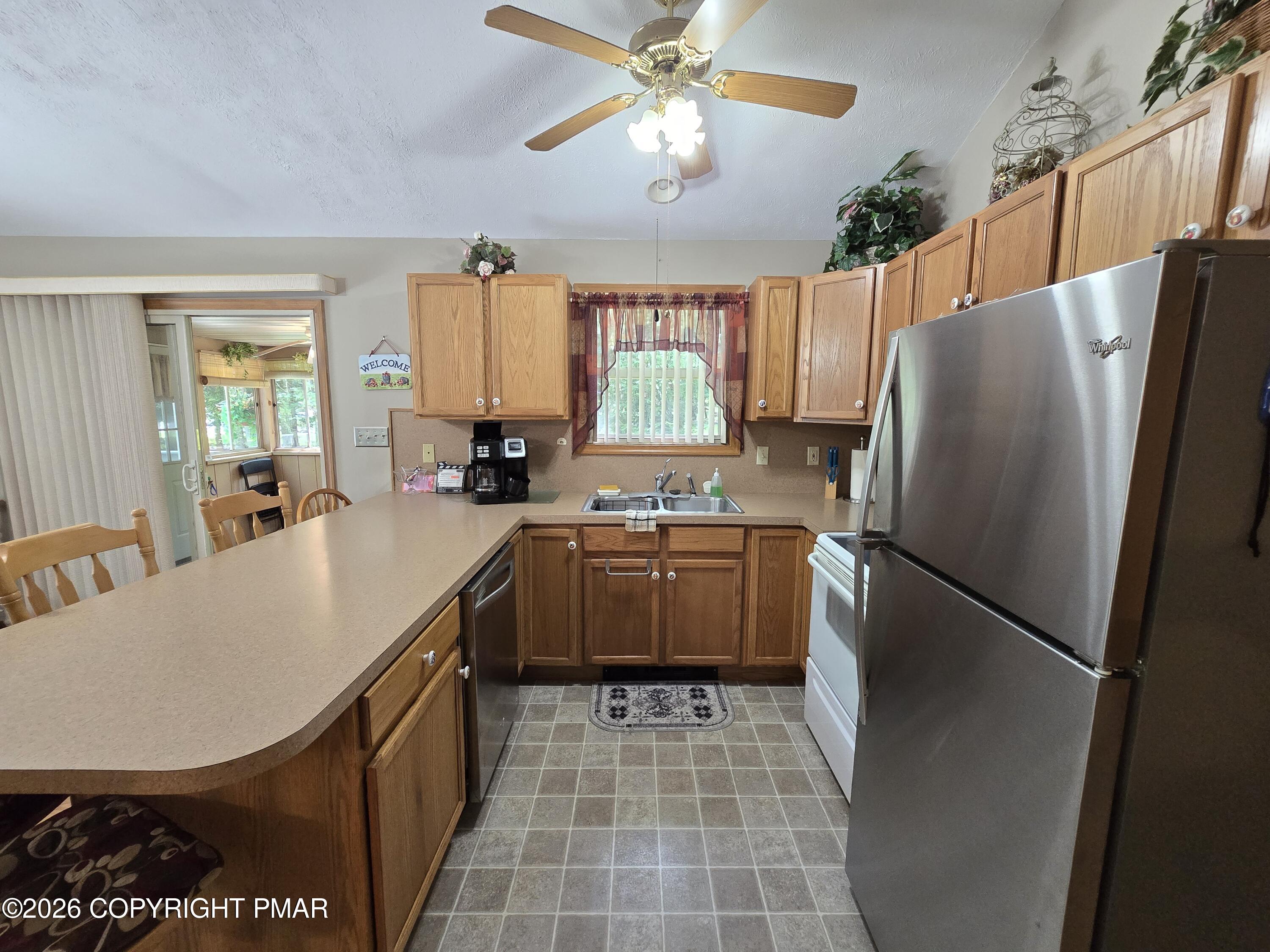 143 Keats Lane Property Photo 4