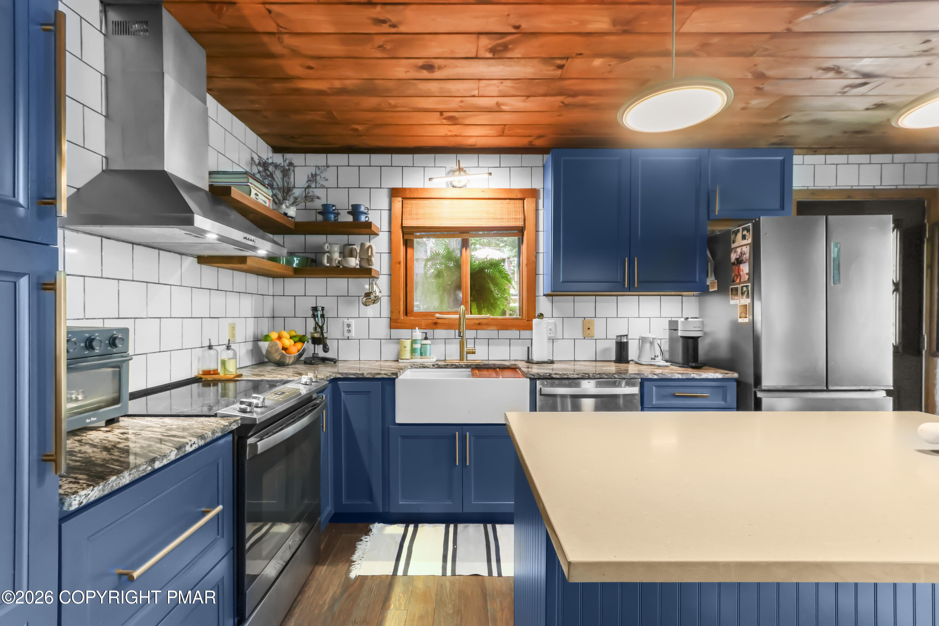 5218 Woodbridge Drive E Property Photo 11
