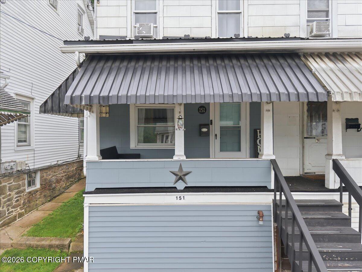 151 E Catawissa Street Property Photo 4