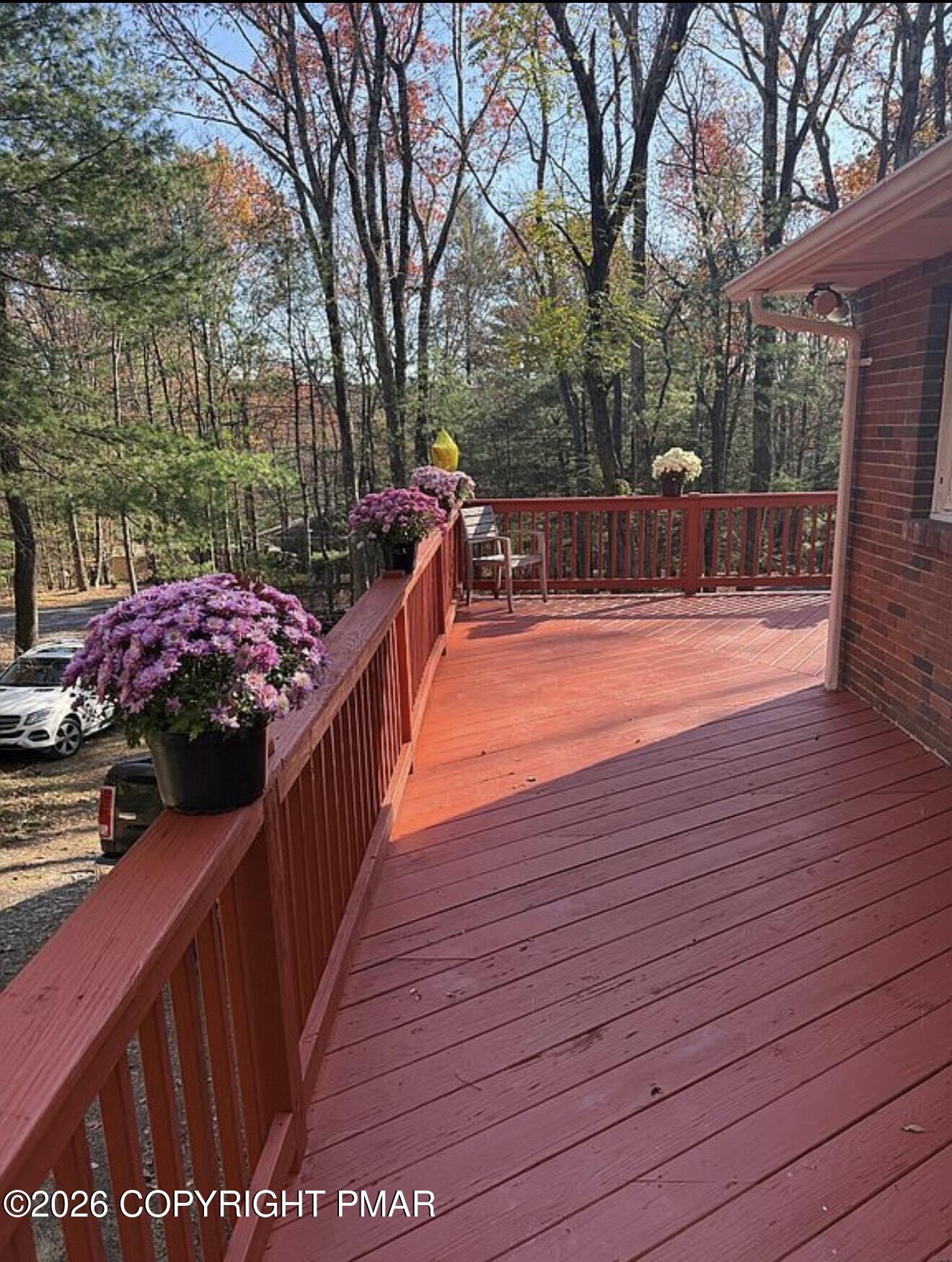 2729 Skyway Drive Property Photo 3