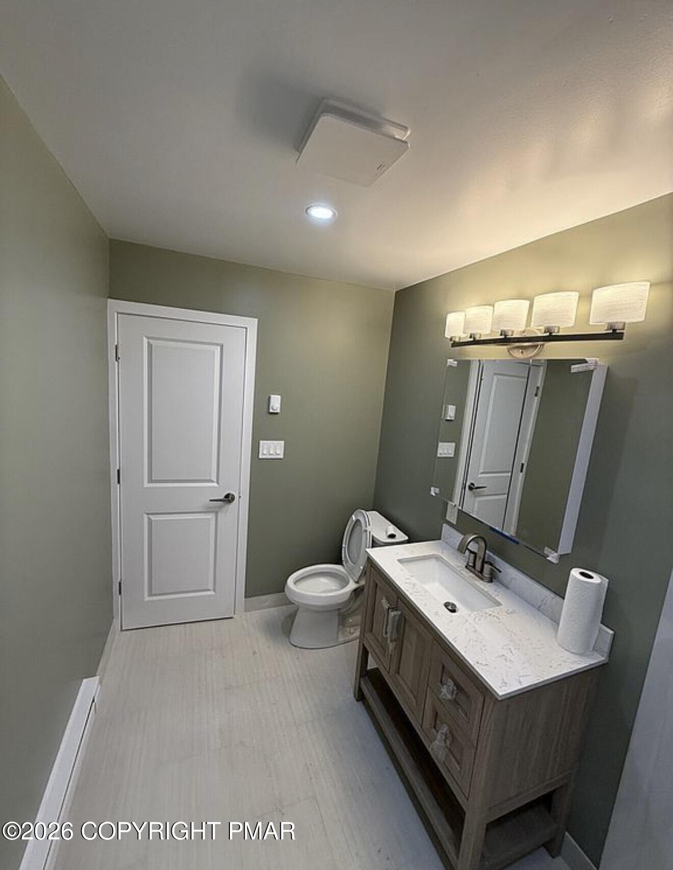 2729 Skyway Drive Property Photo 8