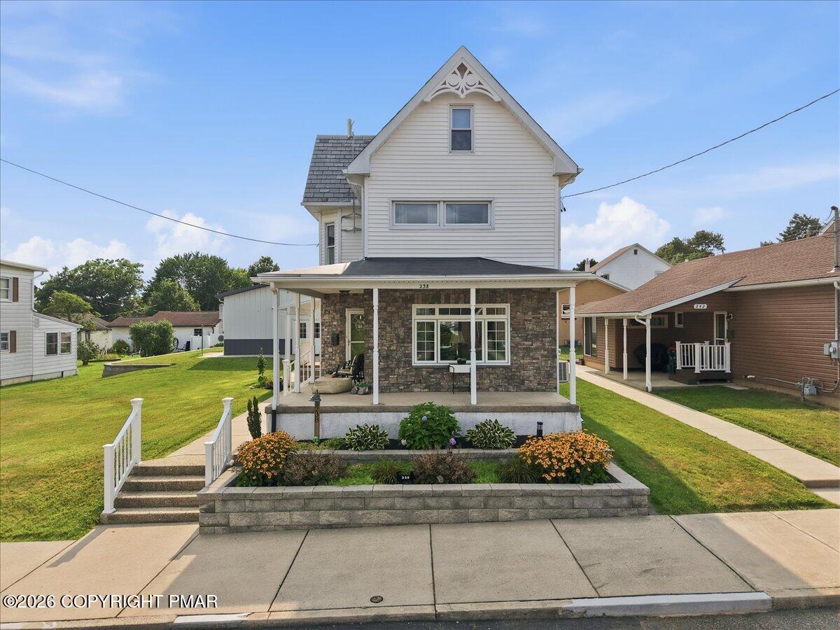 238 N 7th Street Property Photo 4