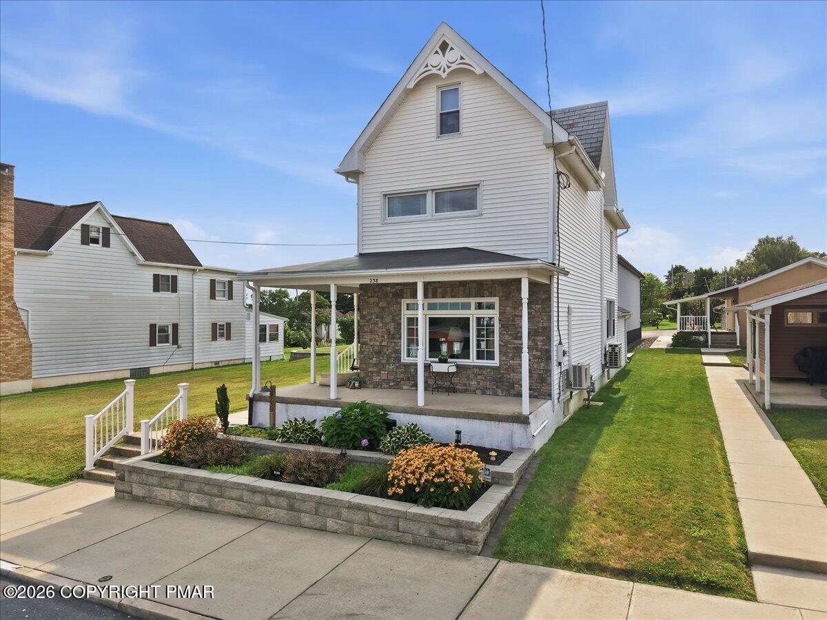 238 N 7th Street Property Photo 6