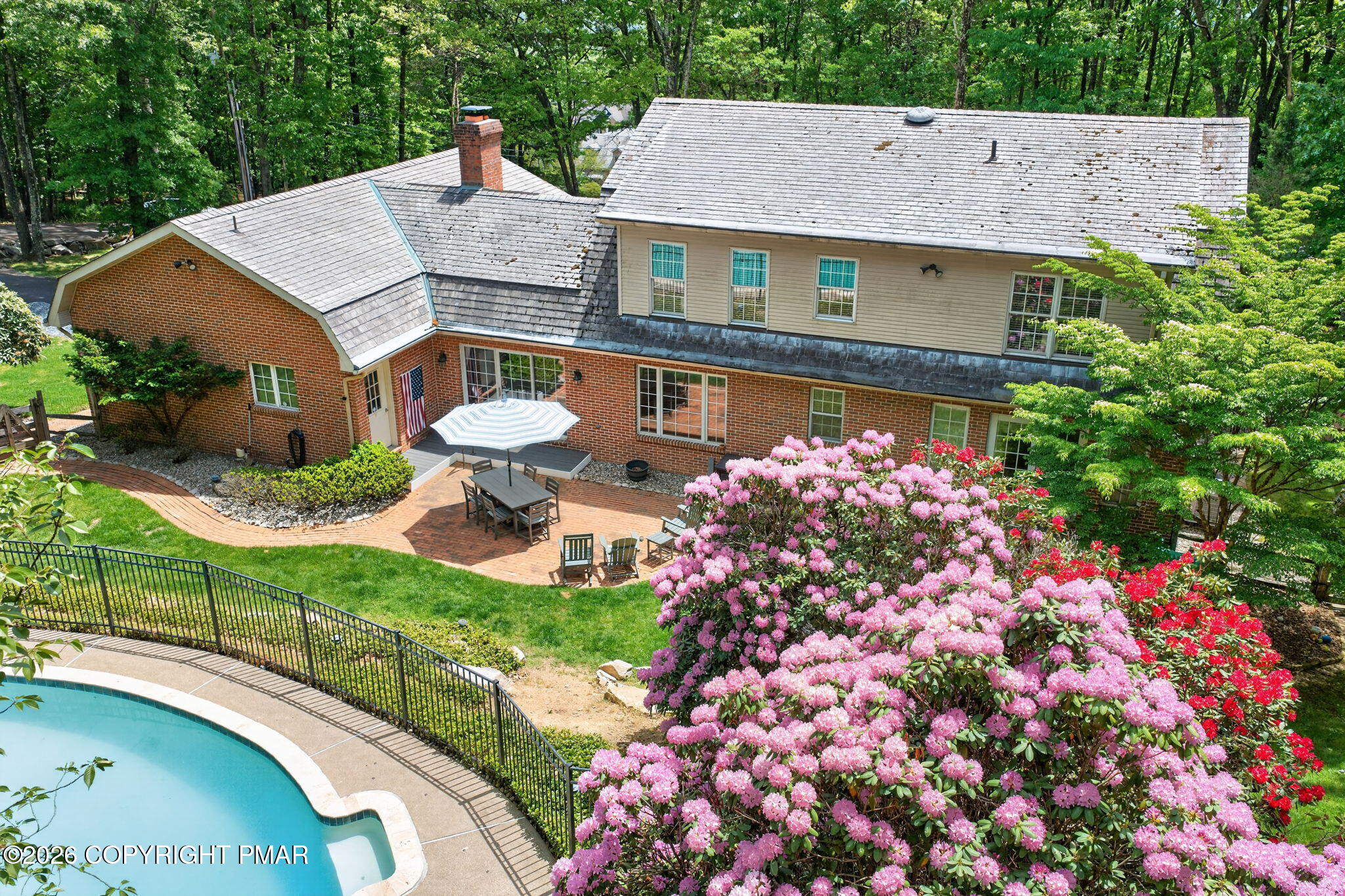 595 Walnut Avenue Property Photo 10