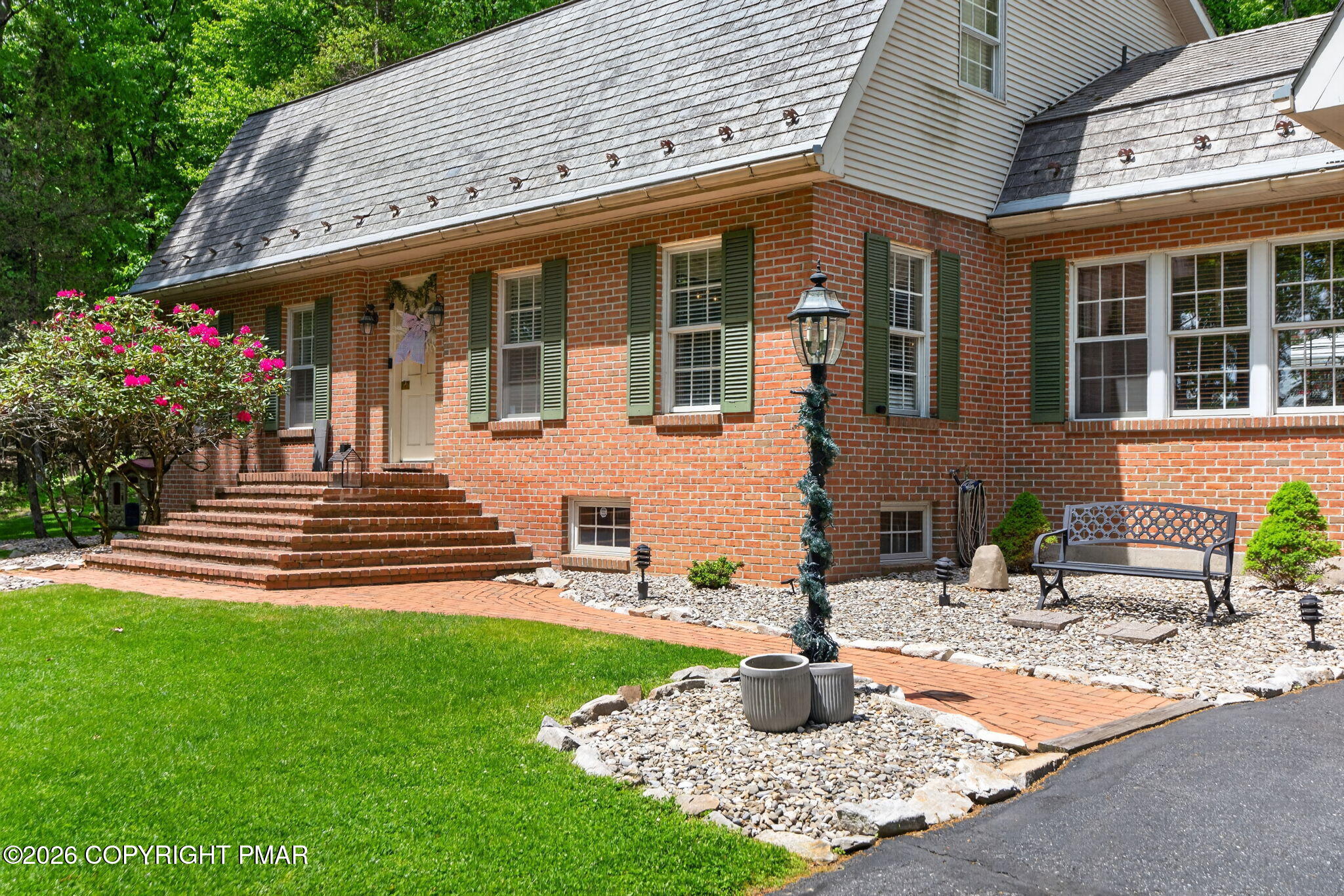 595 Walnut Avenue Property Photo 21