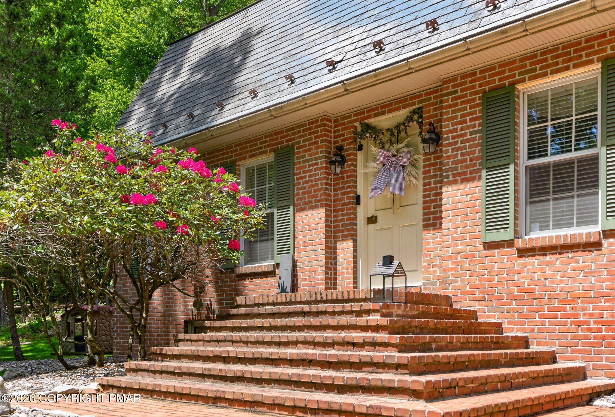 595 Walnut Avenue Property Photo 22