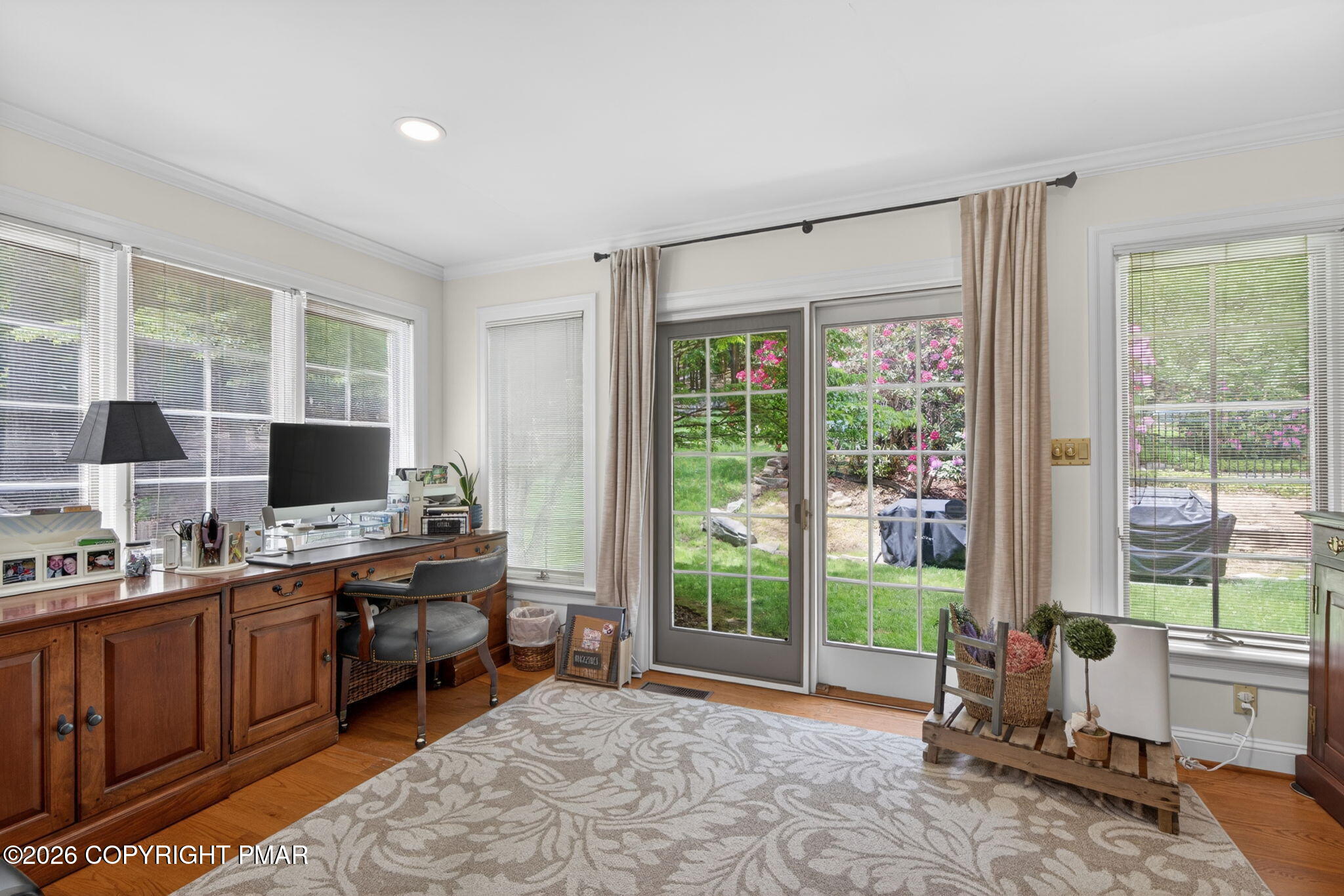 595 Walnut Avenue Property Photo 34