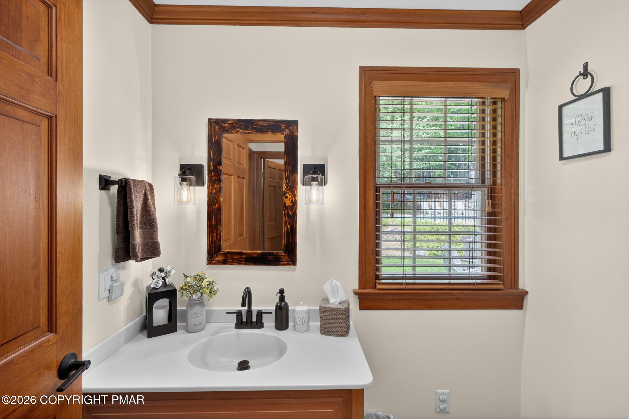 595 Walnut Avenue Property Photo 37