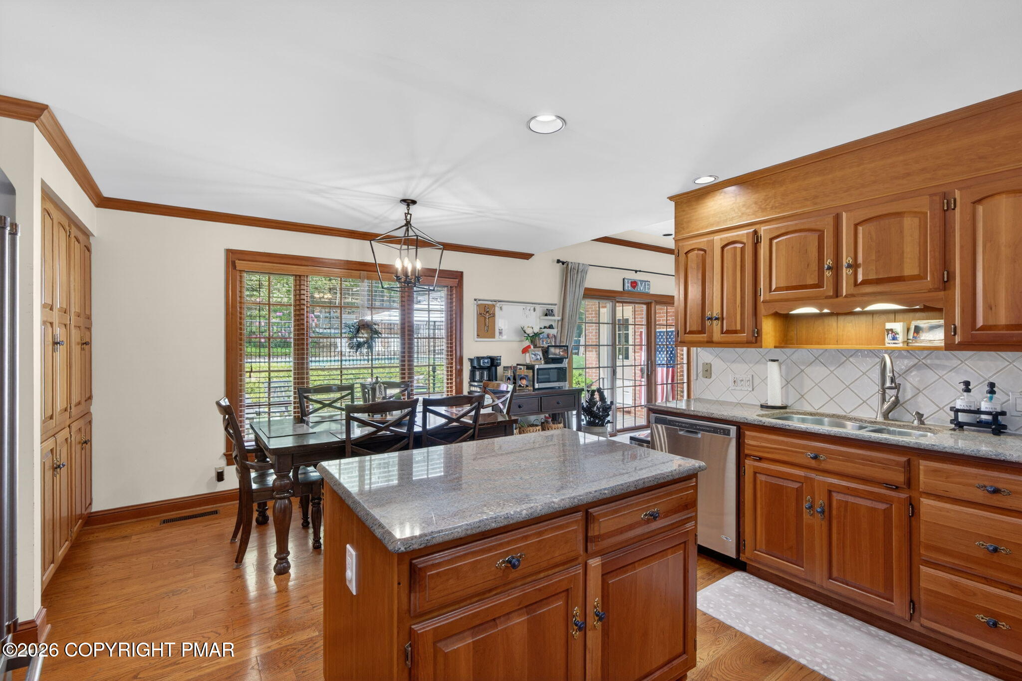 595 Walnut Avenue Property Photo 42