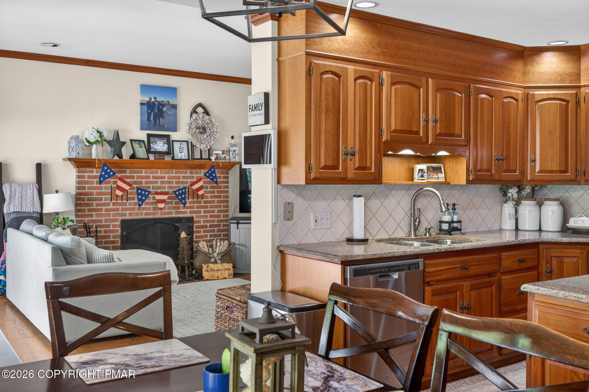 595 Walnut Avenue Property Photo 45