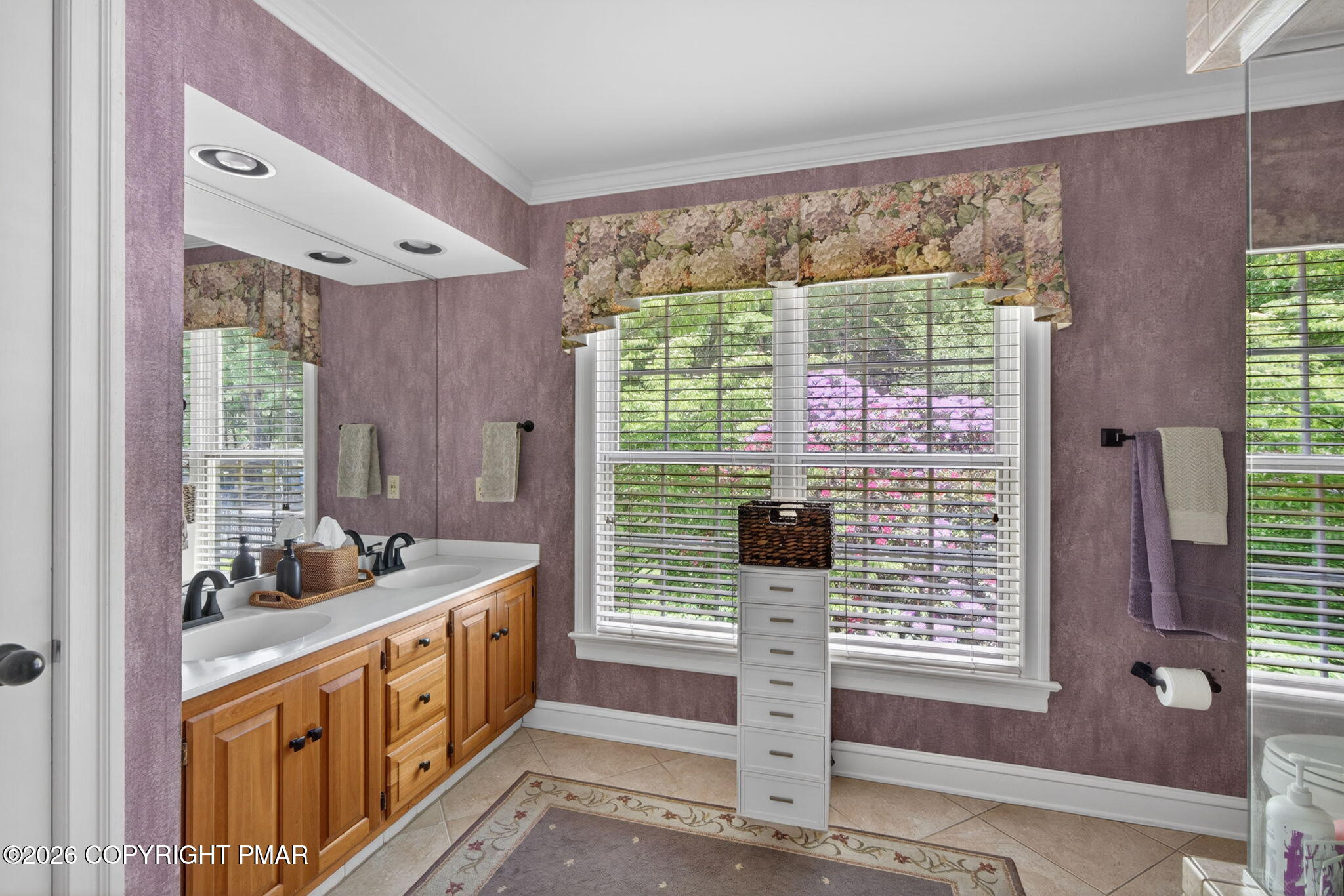 595 Walnut Avenue Property Photo 54