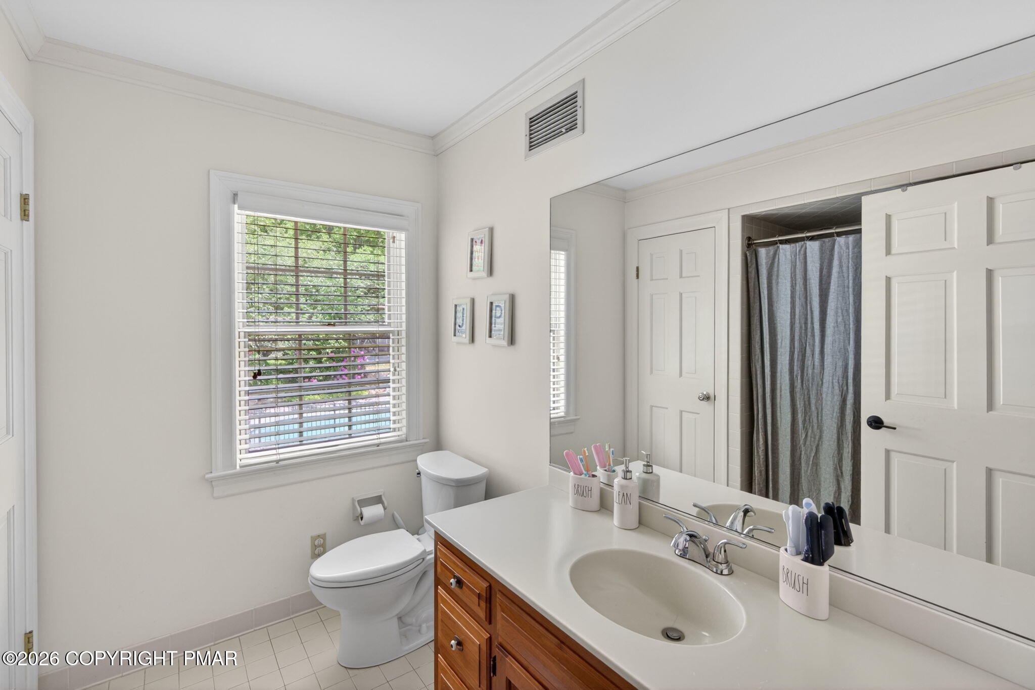 595 Walnut Avenue Property Photo 59