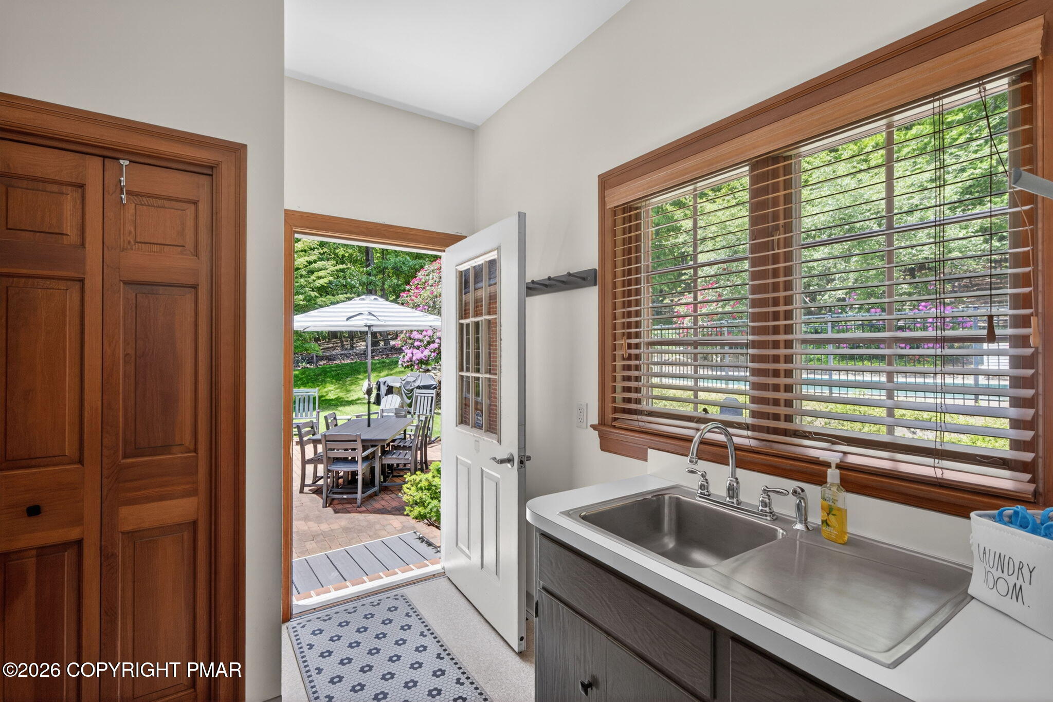 595 Walnut Avenue Property Photo 65