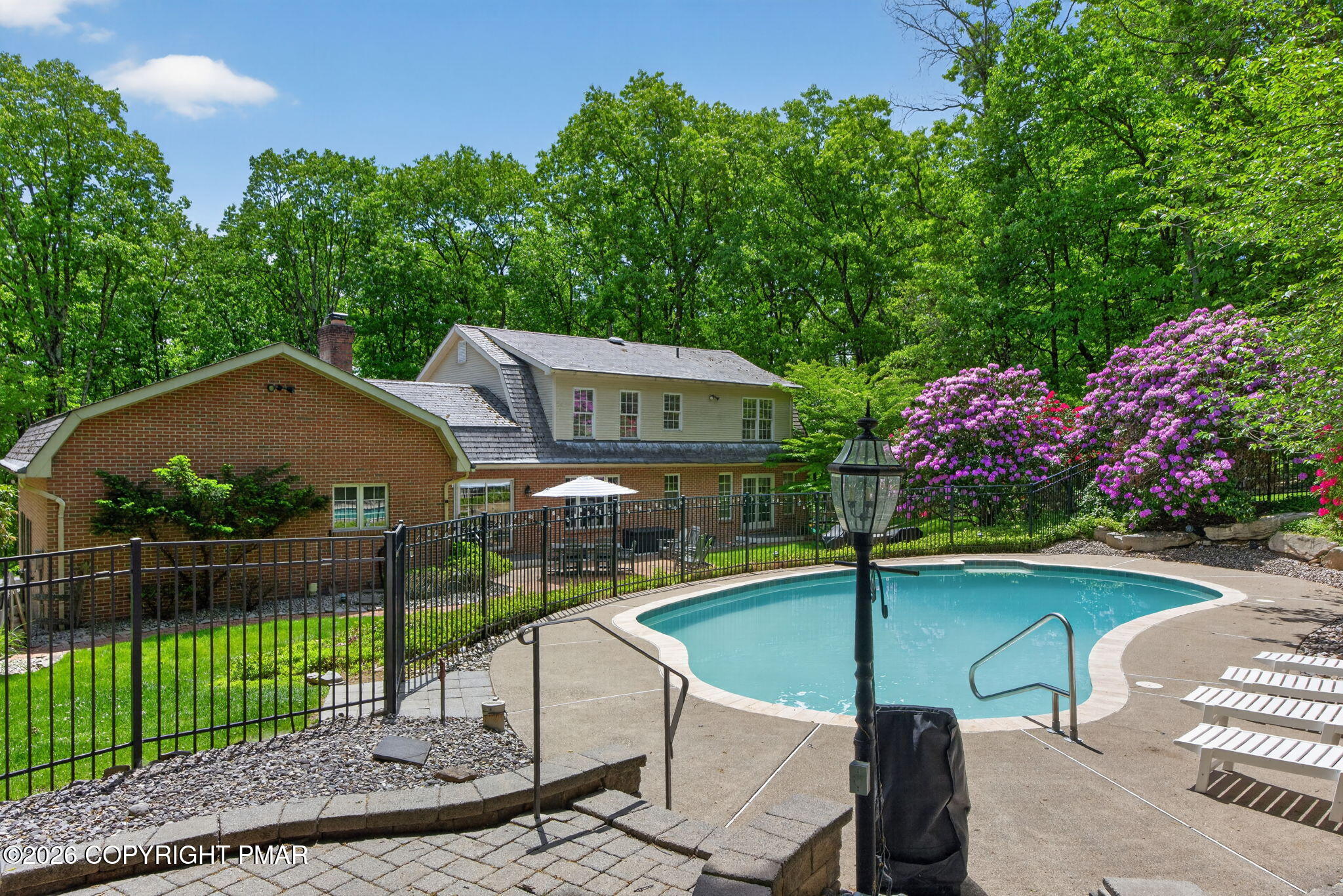 595 Walnut Avenue Property Photo 71